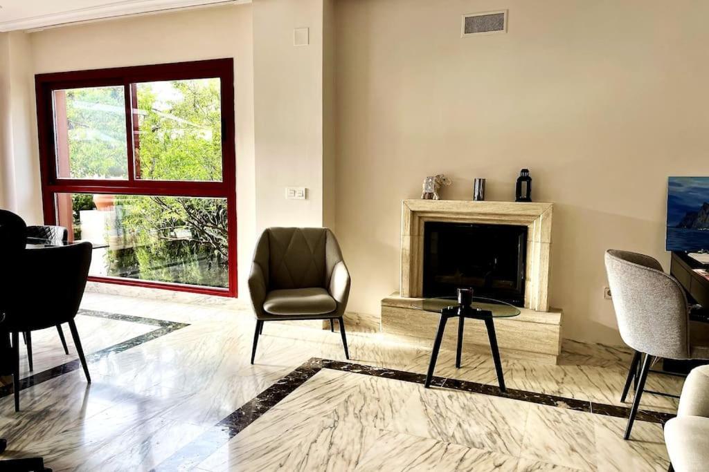 Villa Family In Private Urbanisation With Large Community Pool *