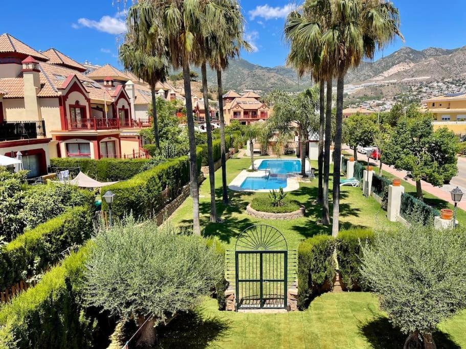 Villa Family In Private Urbanisation With Large Community Pool Benalmadena