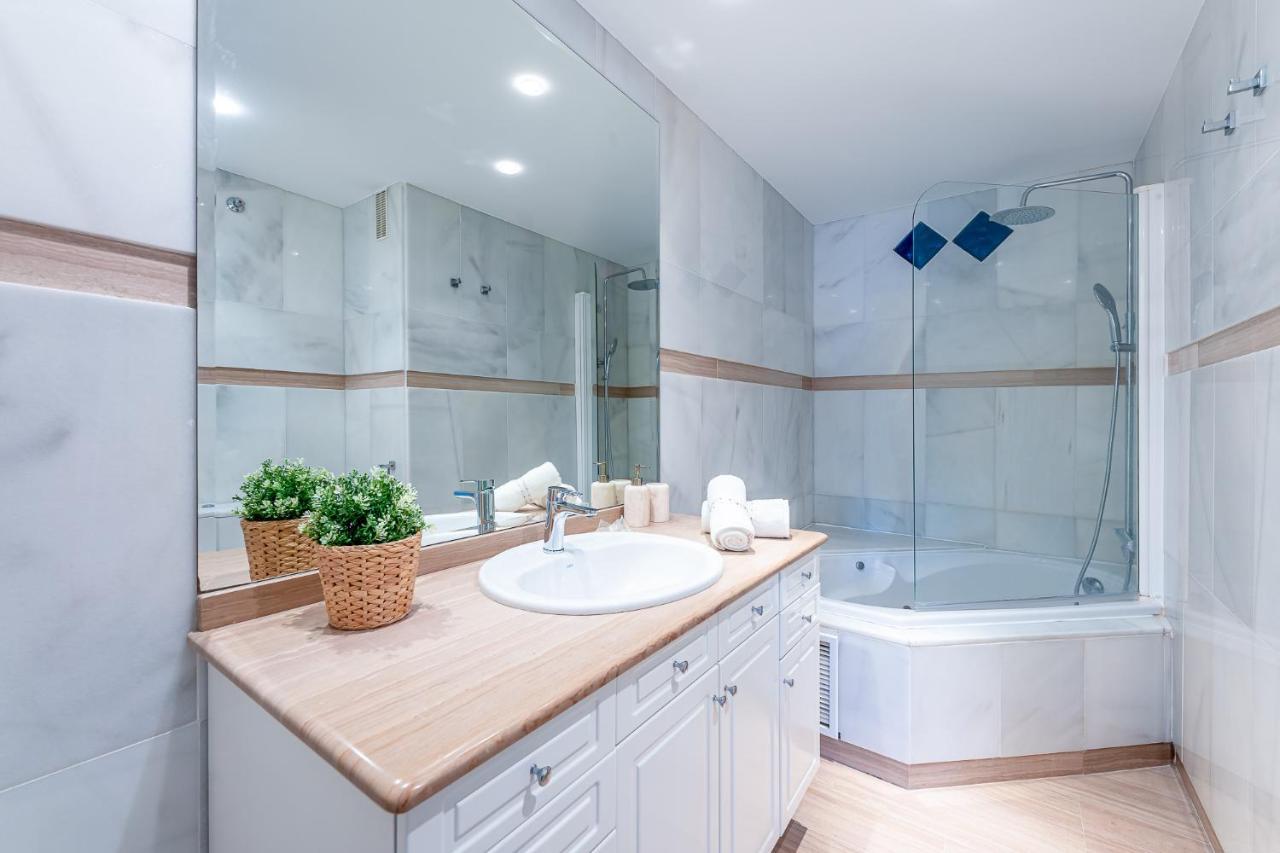 Atico Puerto Marina First Island With Sea Views And Rooftop Pool * Benalmadena