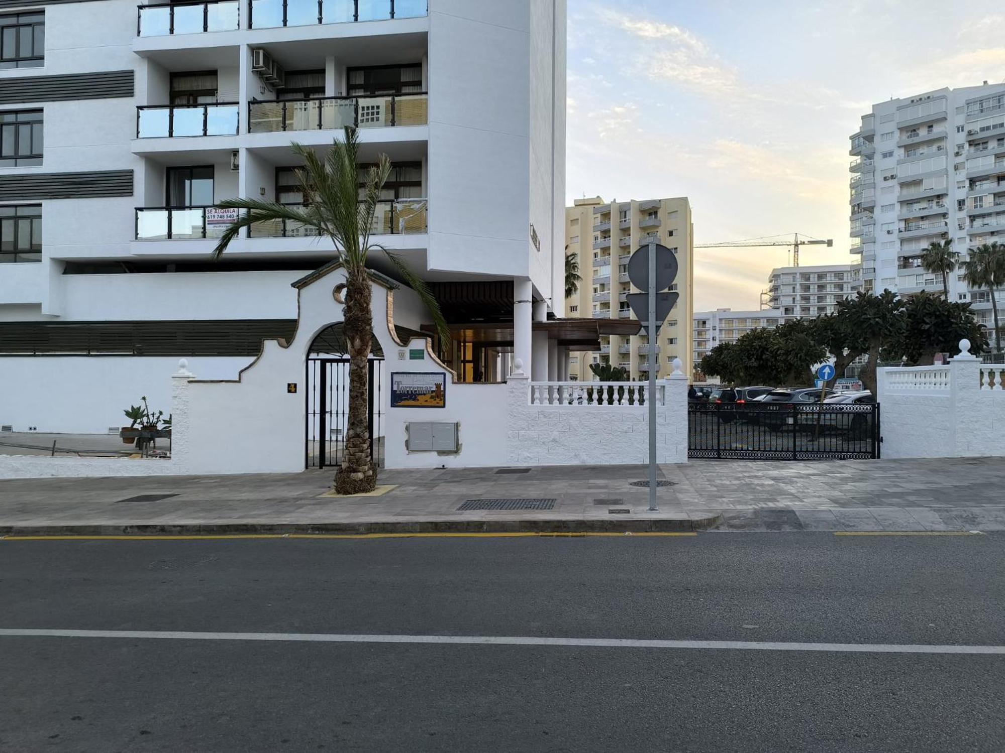 Estudio Puerto Marina Apartment *