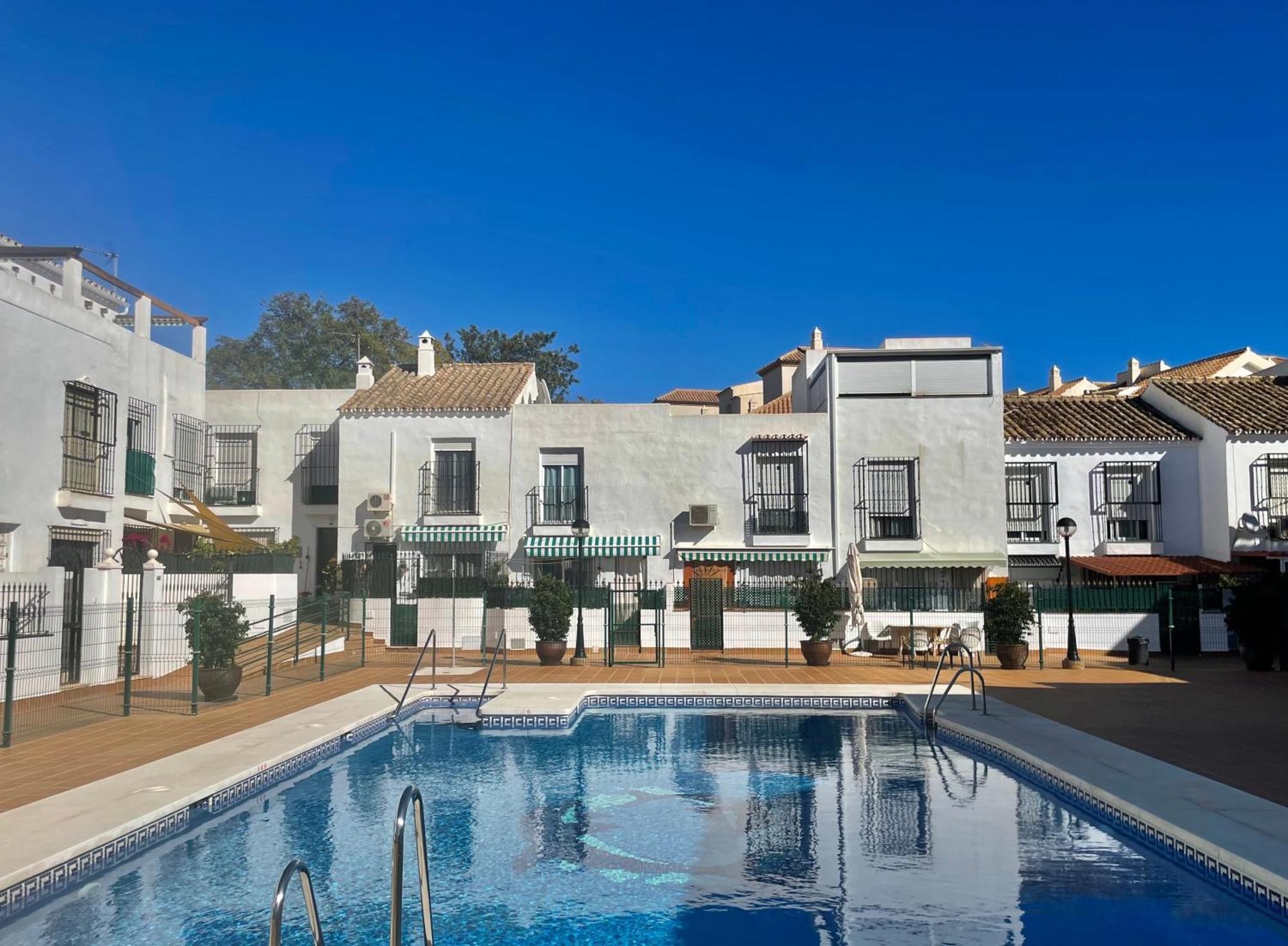 Lafrenchtouch - Centrico Con Piscina Junto Al Tren Apartment