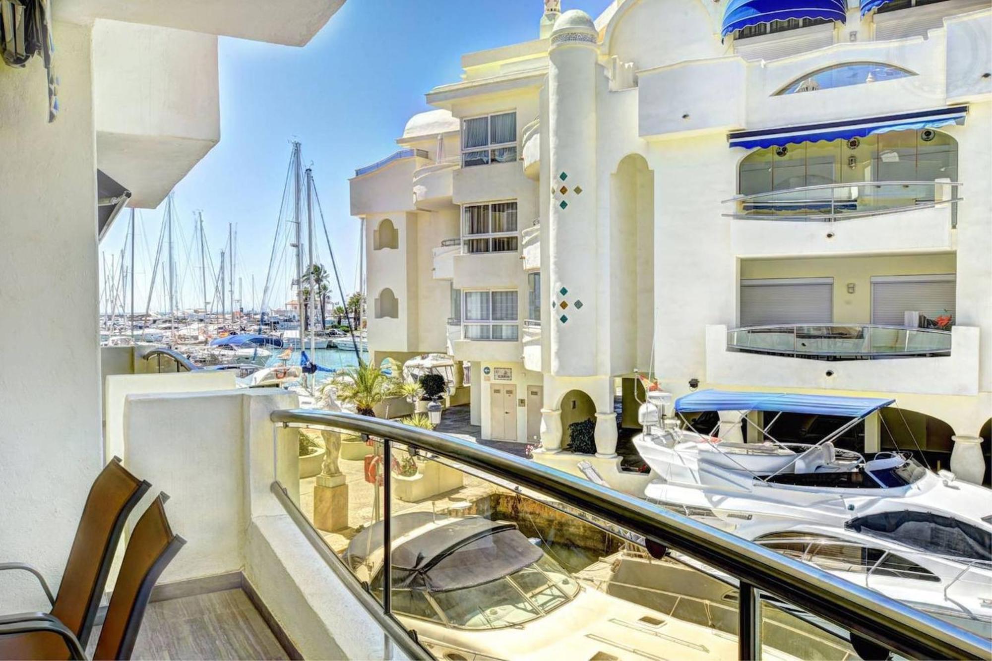 Puerto Marina Apartamento Exclusivo Apartment *