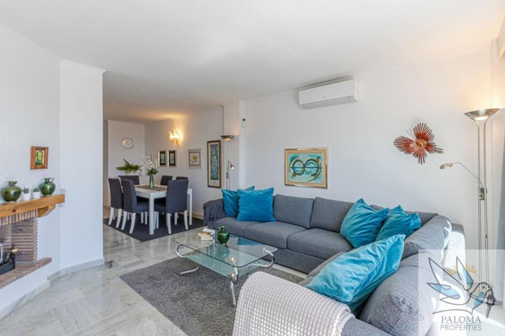 Benalgolf/penthouse With Wonderful Sea Views *