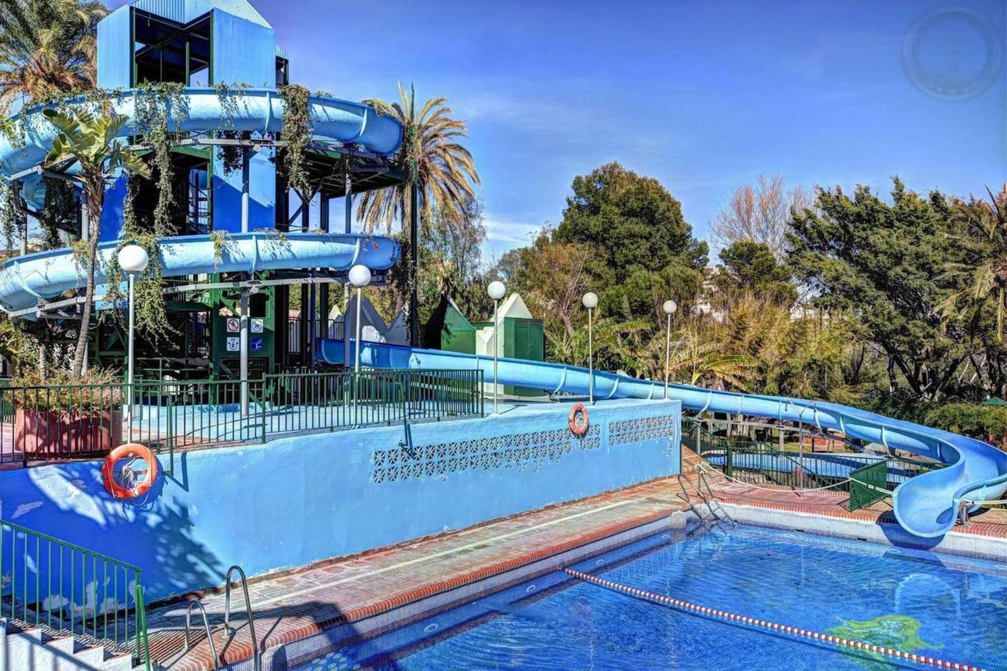 Spacious In Benalbeach With Sea Views *