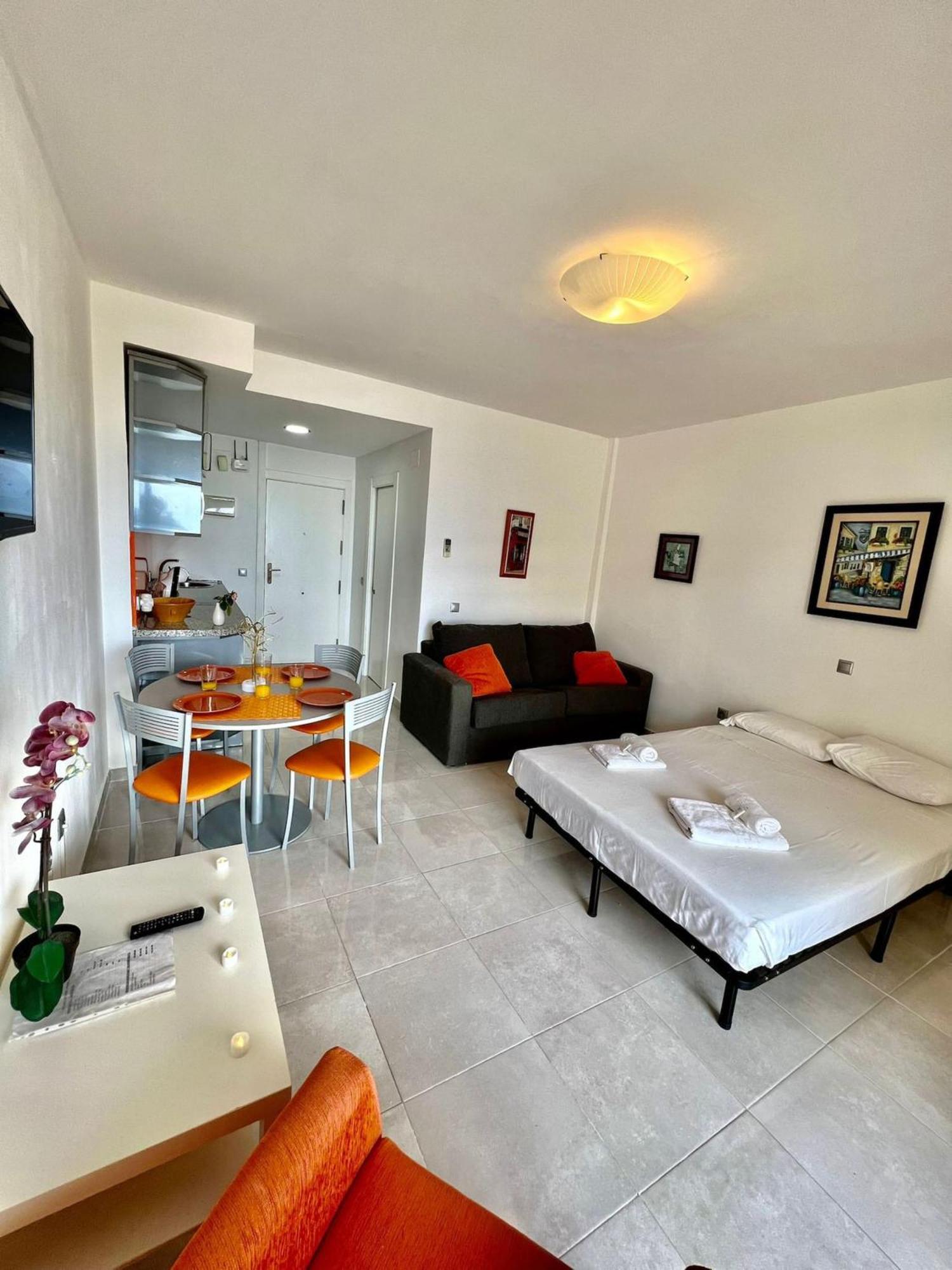 Apartment Spacious In Benalbeach With Sea Views Benalmadena