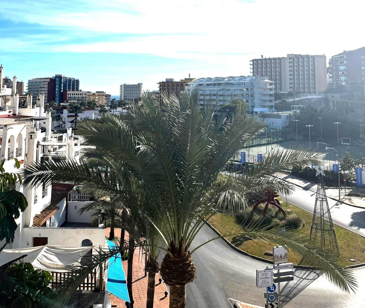 Beautiful 1 Bedroom Apartment *