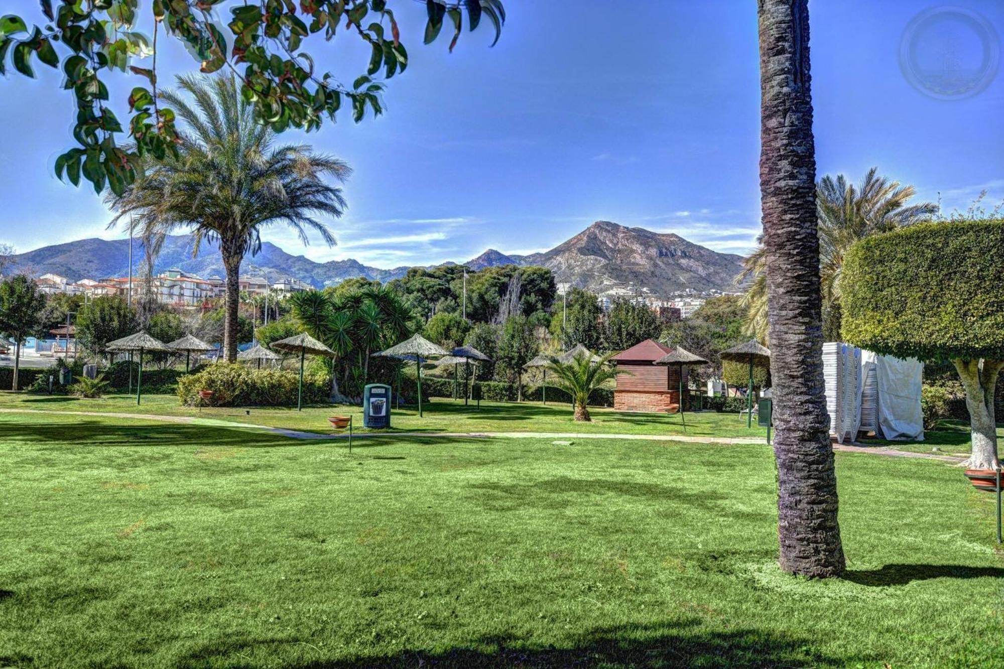 Apartment Deluxe In Benalbeach With Views