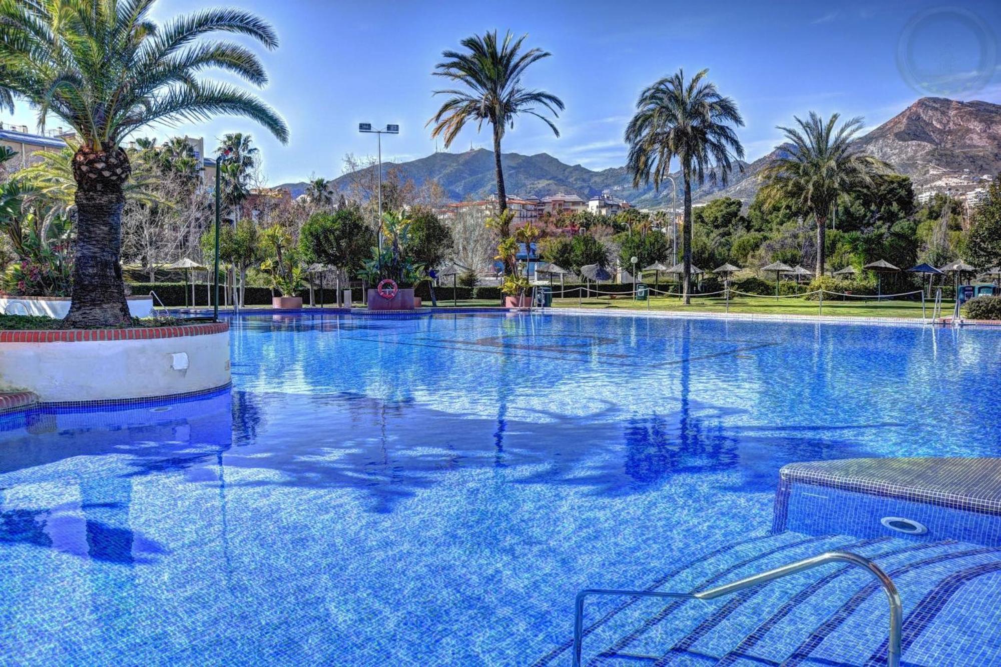 Apartment Deluxe In Benalbeach With Views Benalmadena