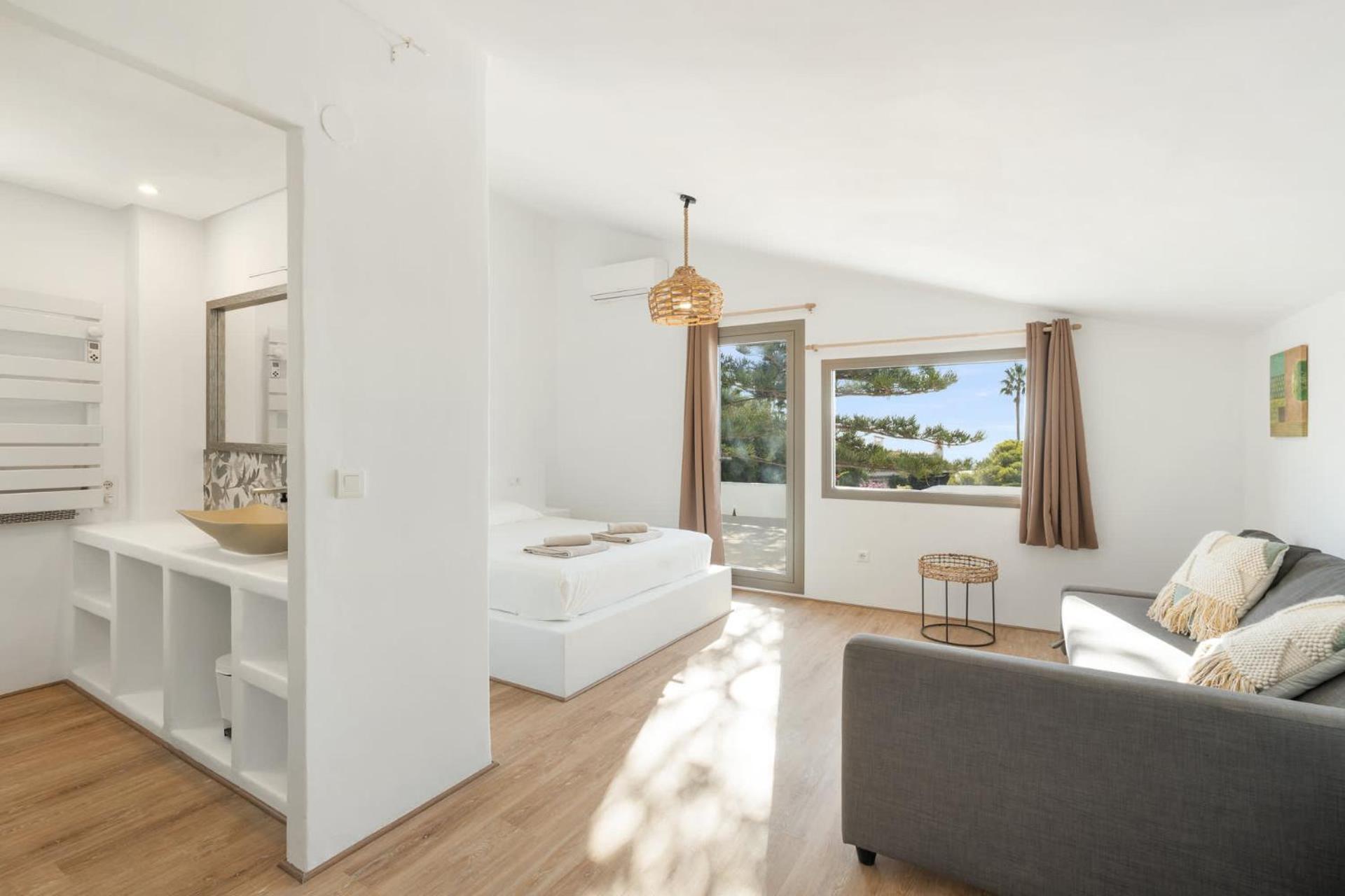 Bed & Breakfast In Eden Palm