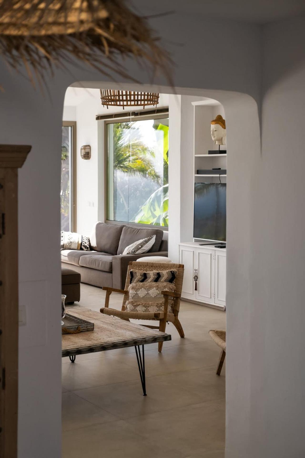 Bed & Breakfast In Eden Palm *