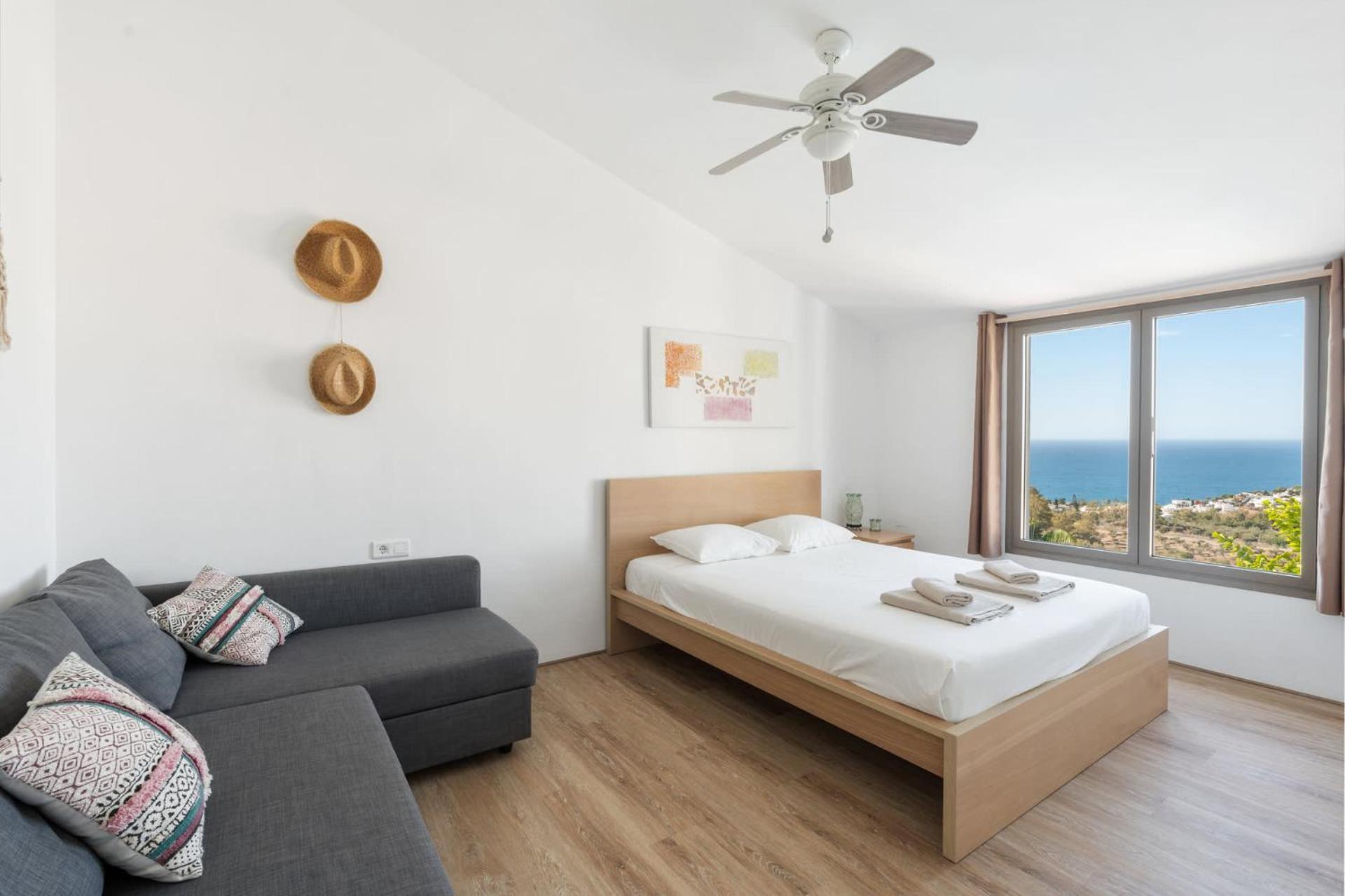 Bed & Breakfast In Eden Palm *