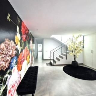 Stunning In With Amazing Views, Pool And Large Gym
