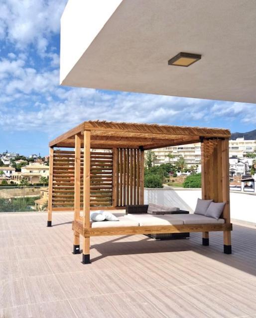 Villa Stunning In With Amazing Views, Pool And Large Gym