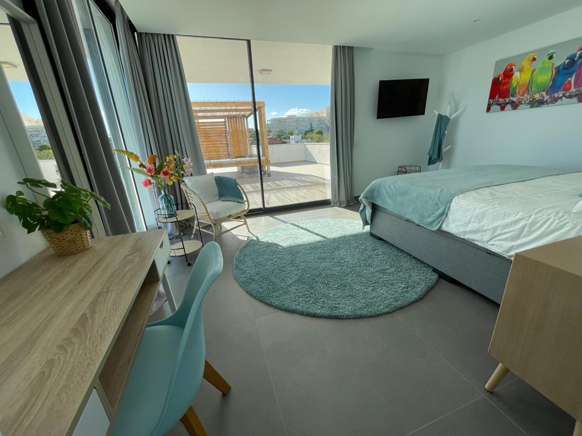 Villa Stunning In With Amazing Views, Pool And Large Gym