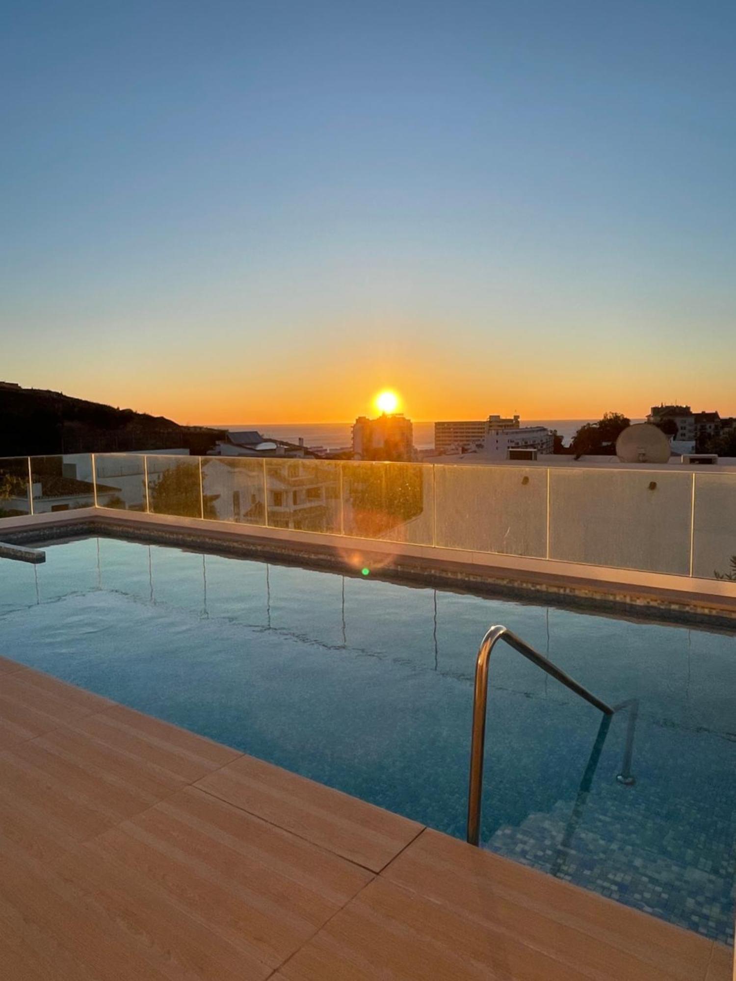 Stunning In With Amazing Views, Pool And Large Gym