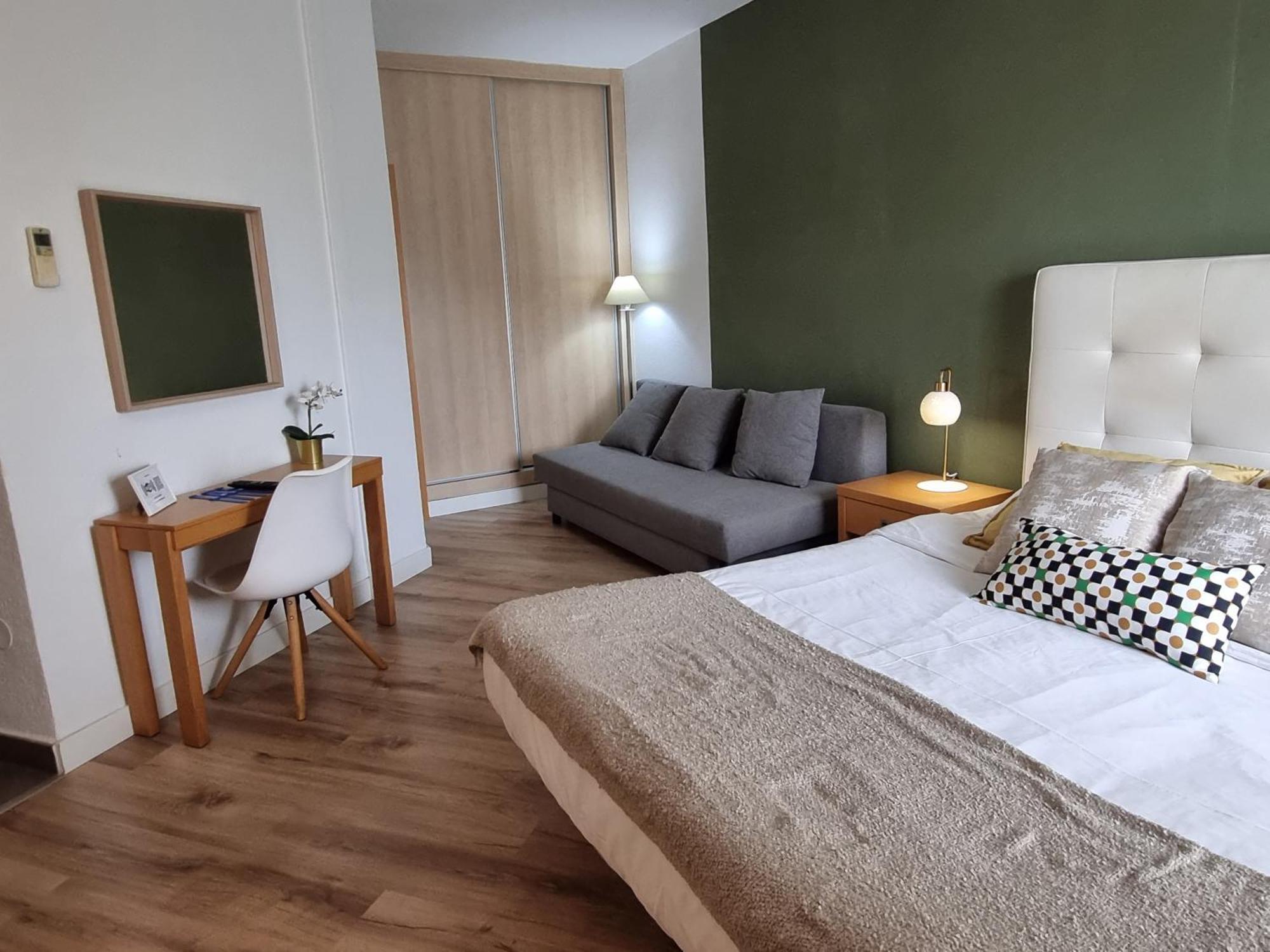 Apartment Benalbeach. 1º Linea De Playa.