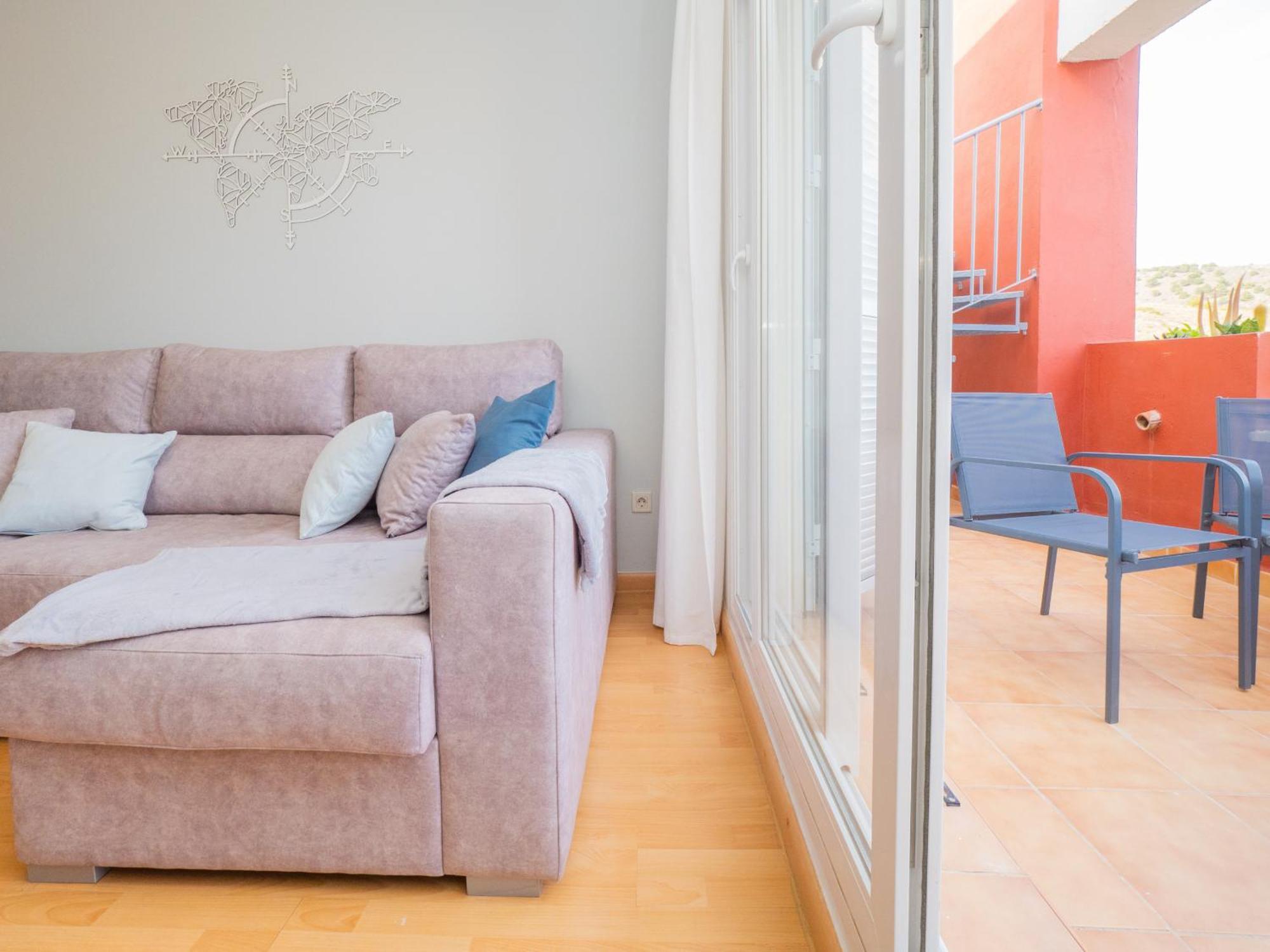 Cubo's Benalvistas Urban Love & 2 Free Parking Apartment