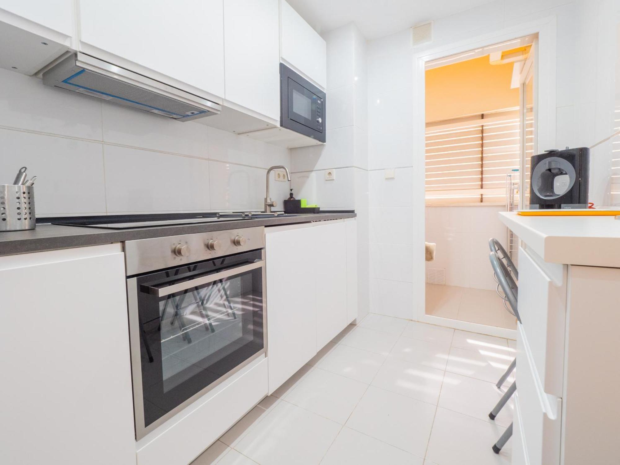 Cubo's Benalvistas Urban Love & 2 Free Parking Apartment *