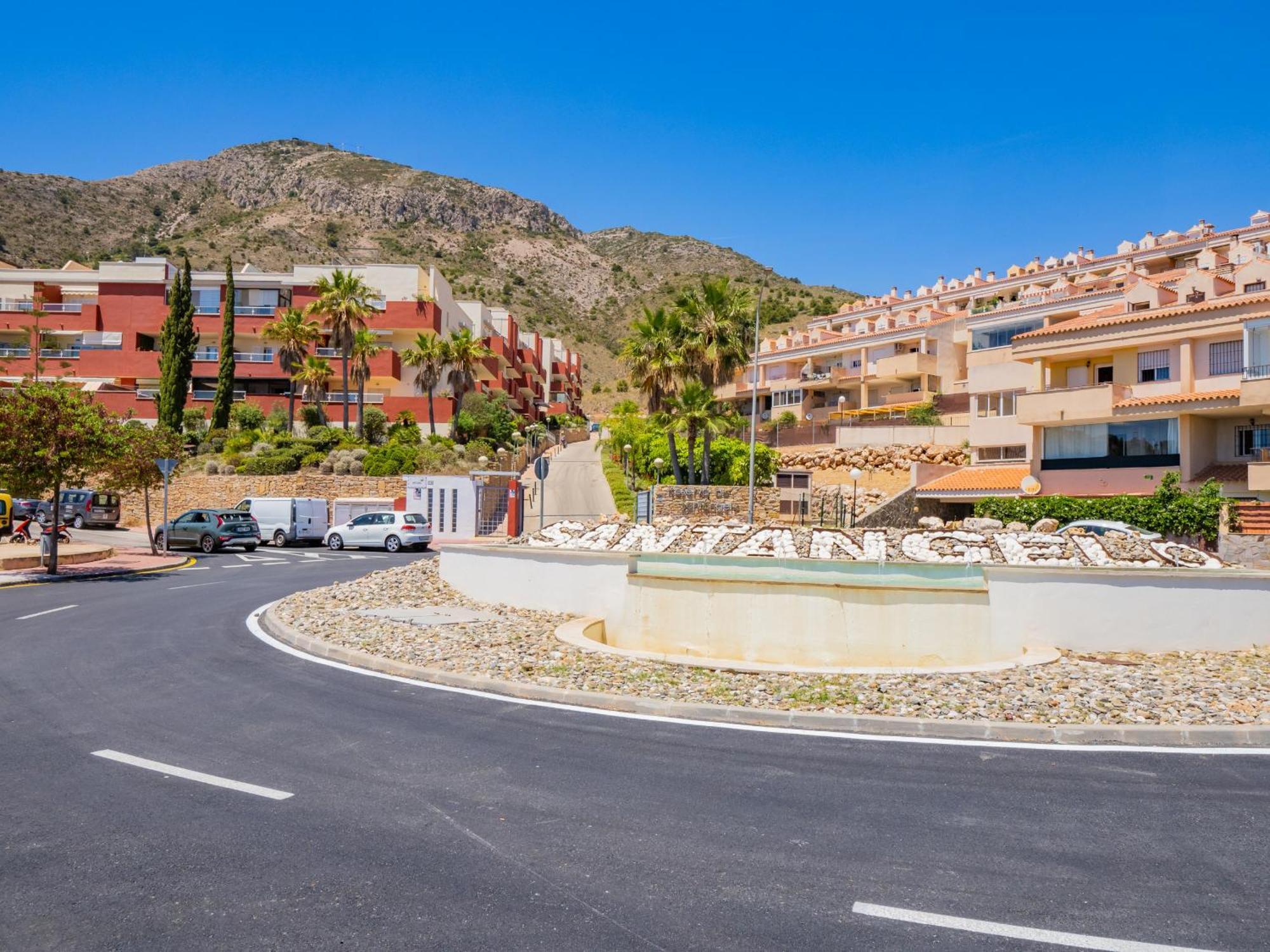 Cubo's Benalvistas Urban Love & 2 Free Parking