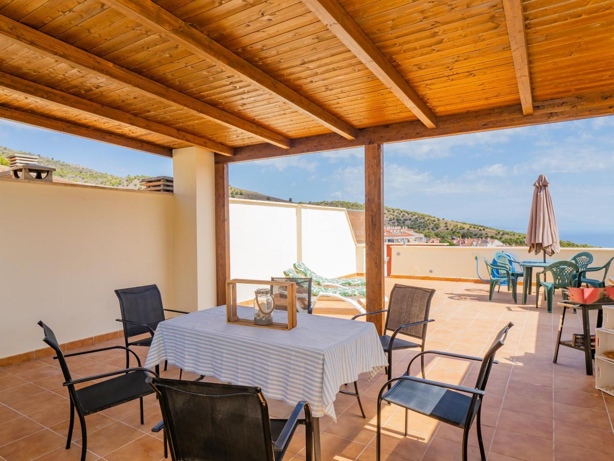 Apartment Cubo's Benalvistas Urban Love & 2 Free Parking *