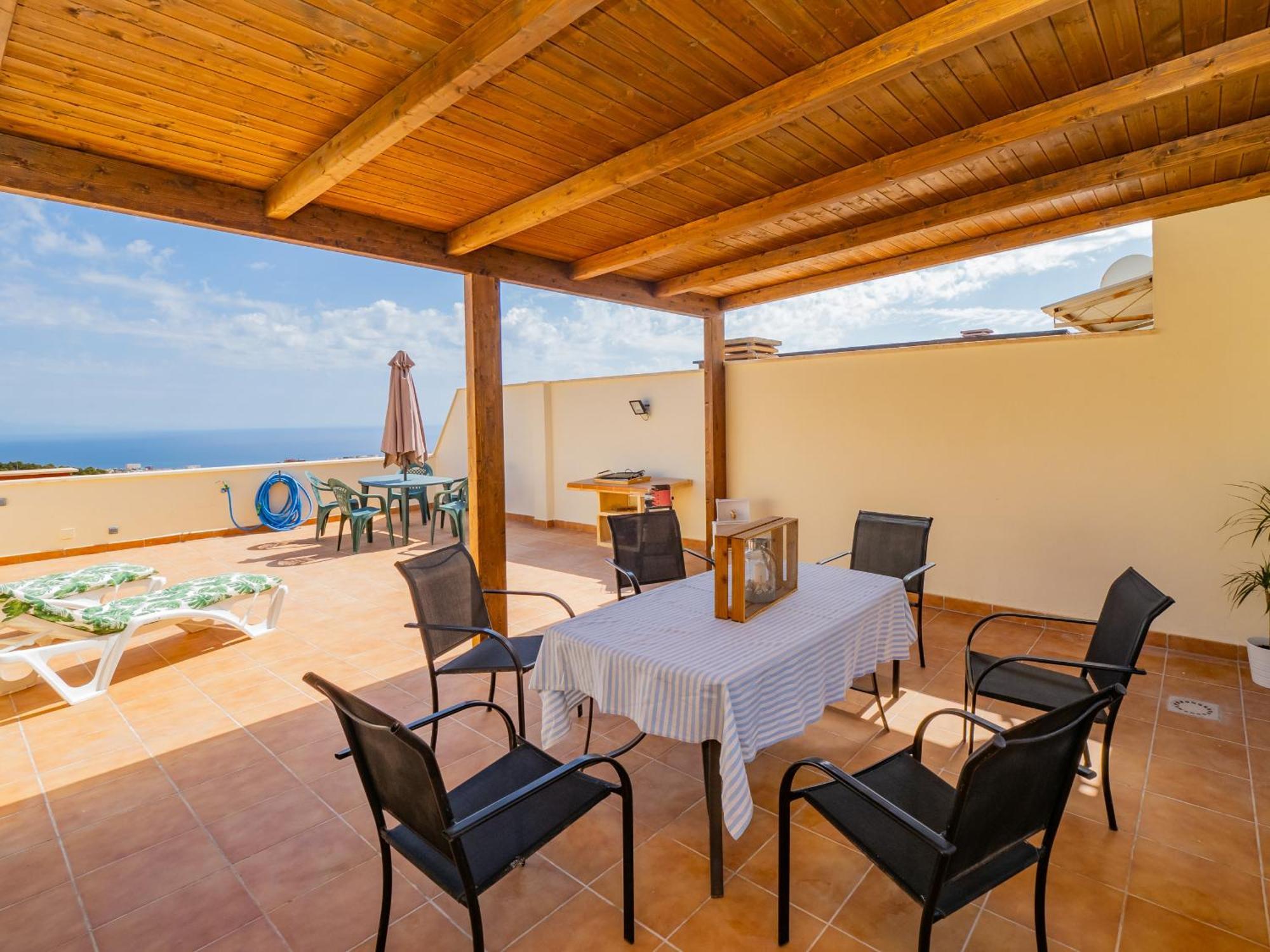 Cubo's Benalvistas Urban Love & 2 Free Parking Benalmadena