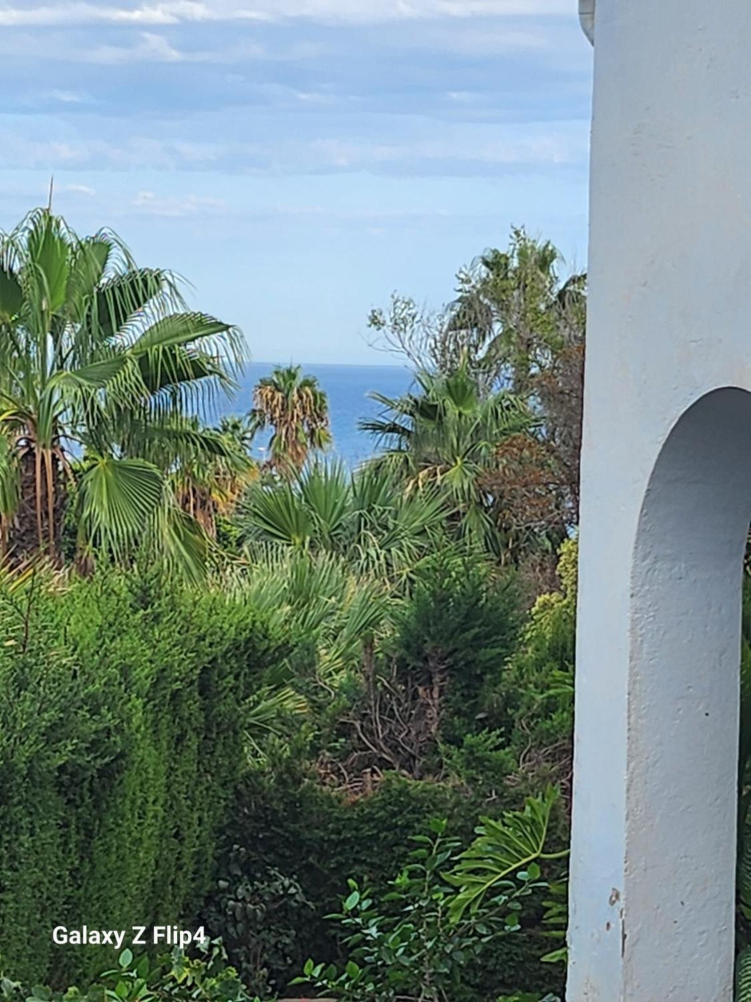 Deluxe Athos 50 Mp Garden Patio Golf & Guest house Benalmadena