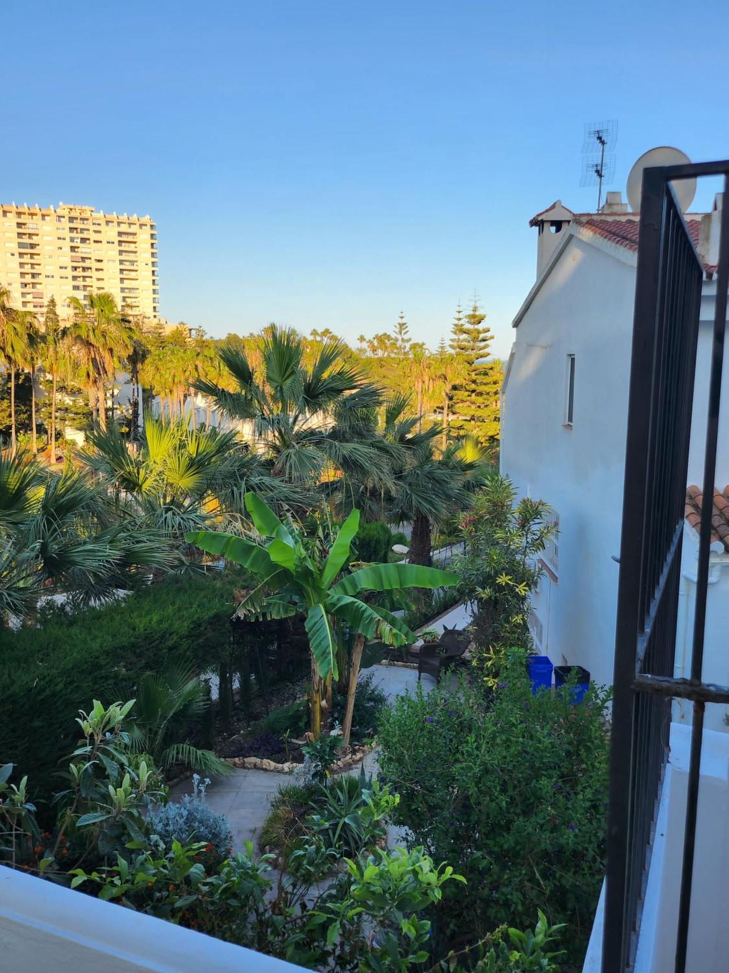 Deluxe Athos 50 Mp Garden Patio Golf & Guest house