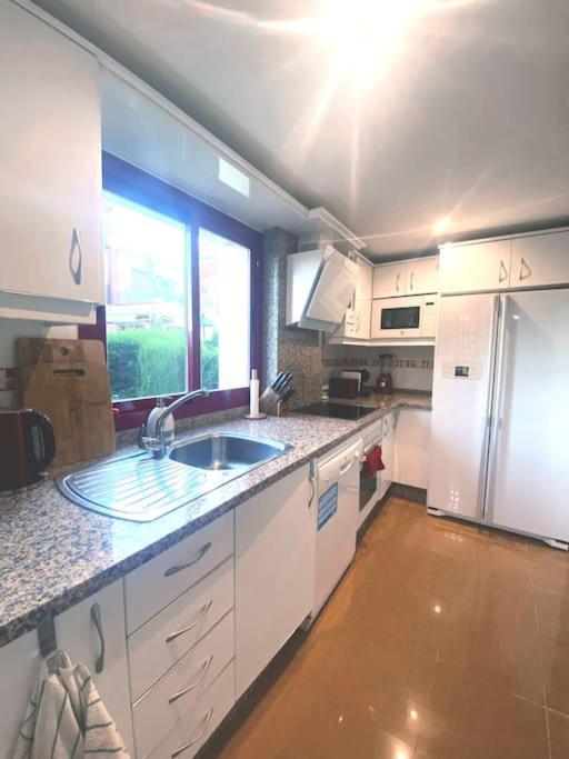 Family In Private Urbanisation With Large Community Pool * Benalmadena