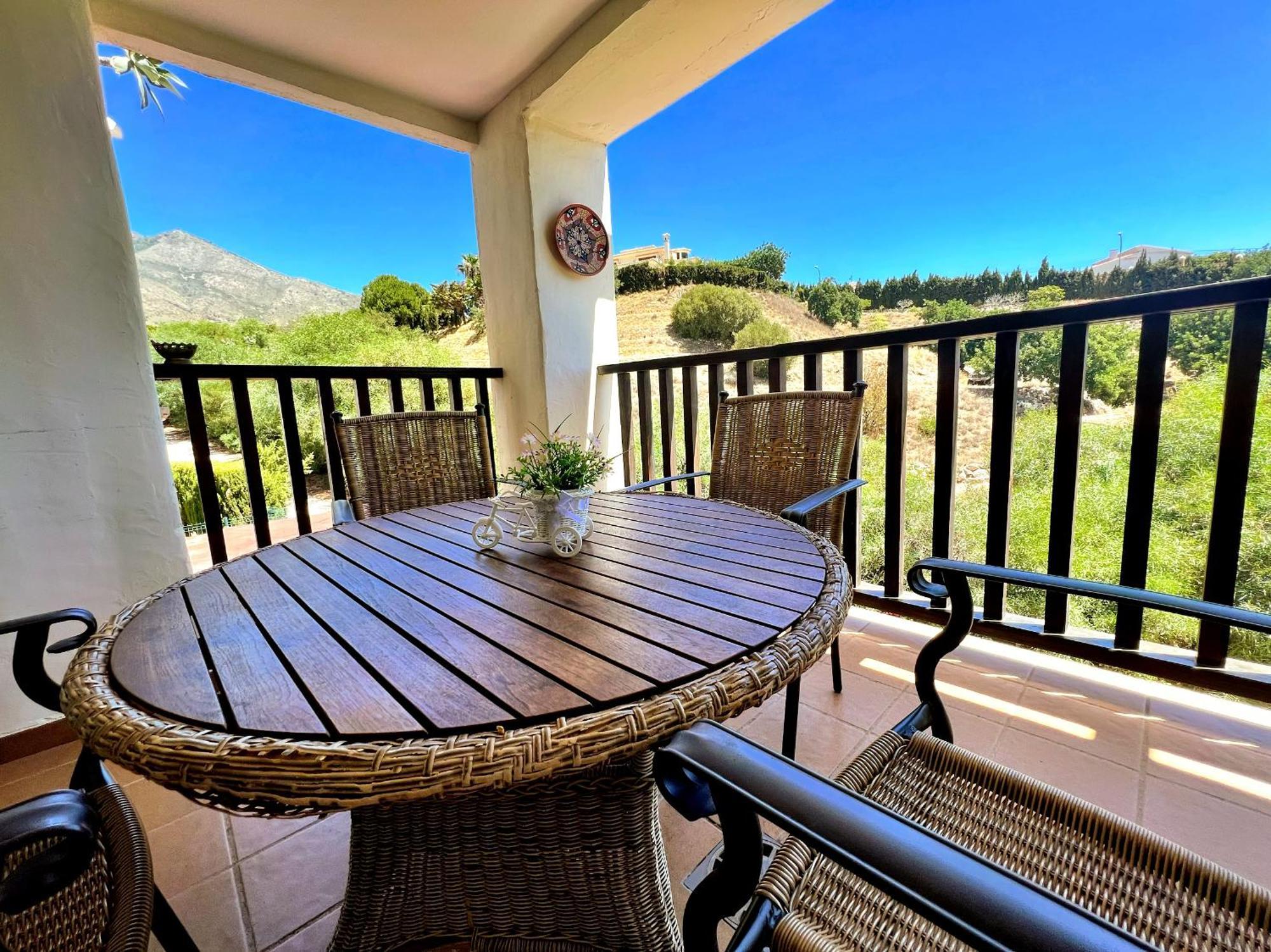 Beautiful With Pools, Playground And Paddle Tennis - Family Friendly And Near Vithas Hospital - Free Parking In Garage Appartement