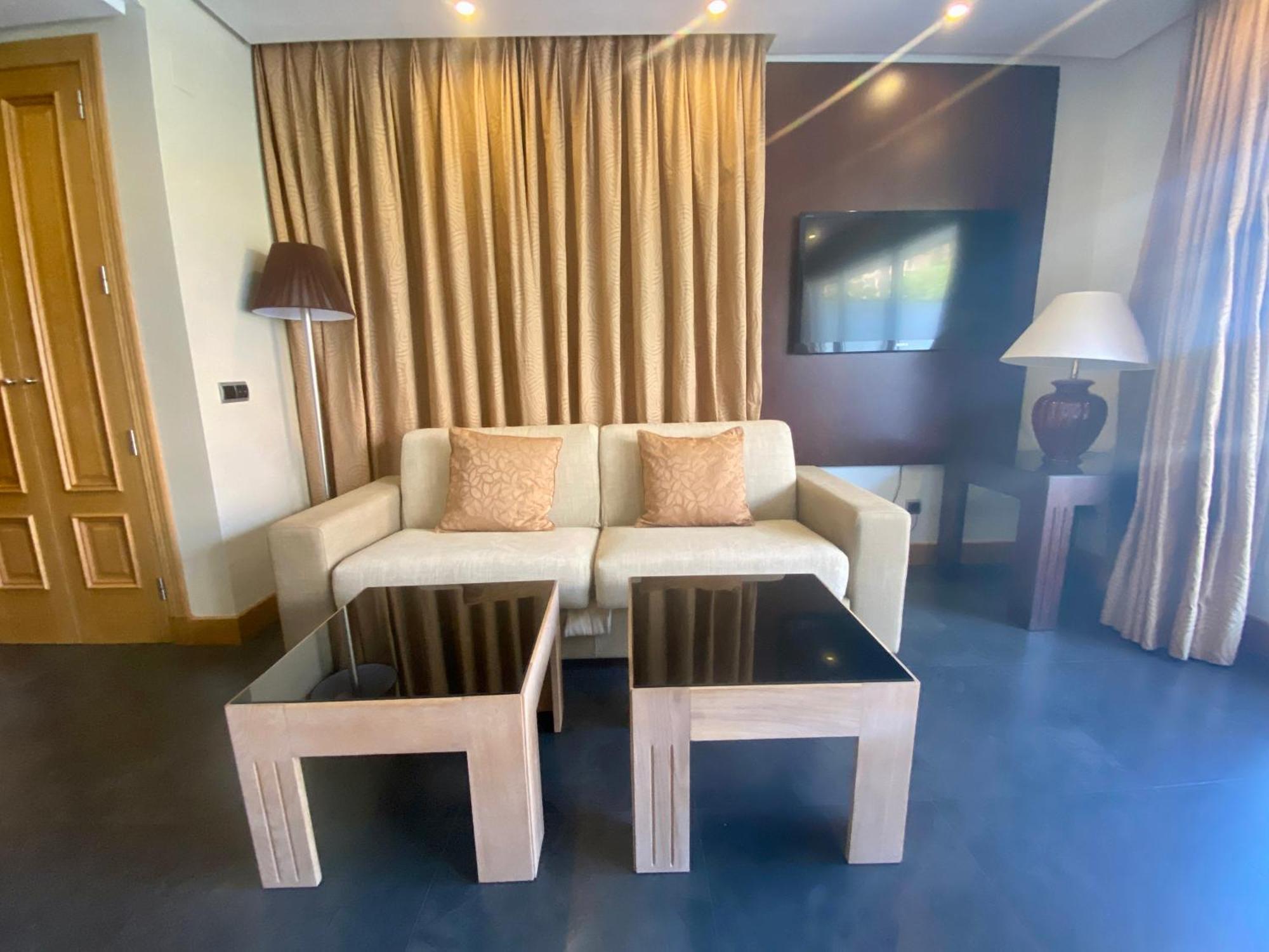 Artplatinum Suites&apartments Aparthotel