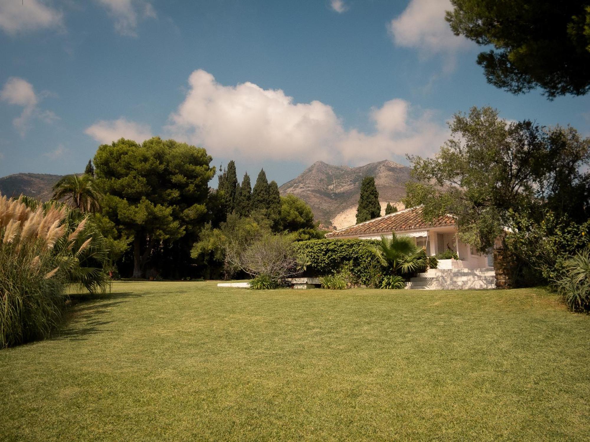 Villa 7,000 Sqm Luxurious With Panoramic Sea Views Multiple Gardens & Two Pools *