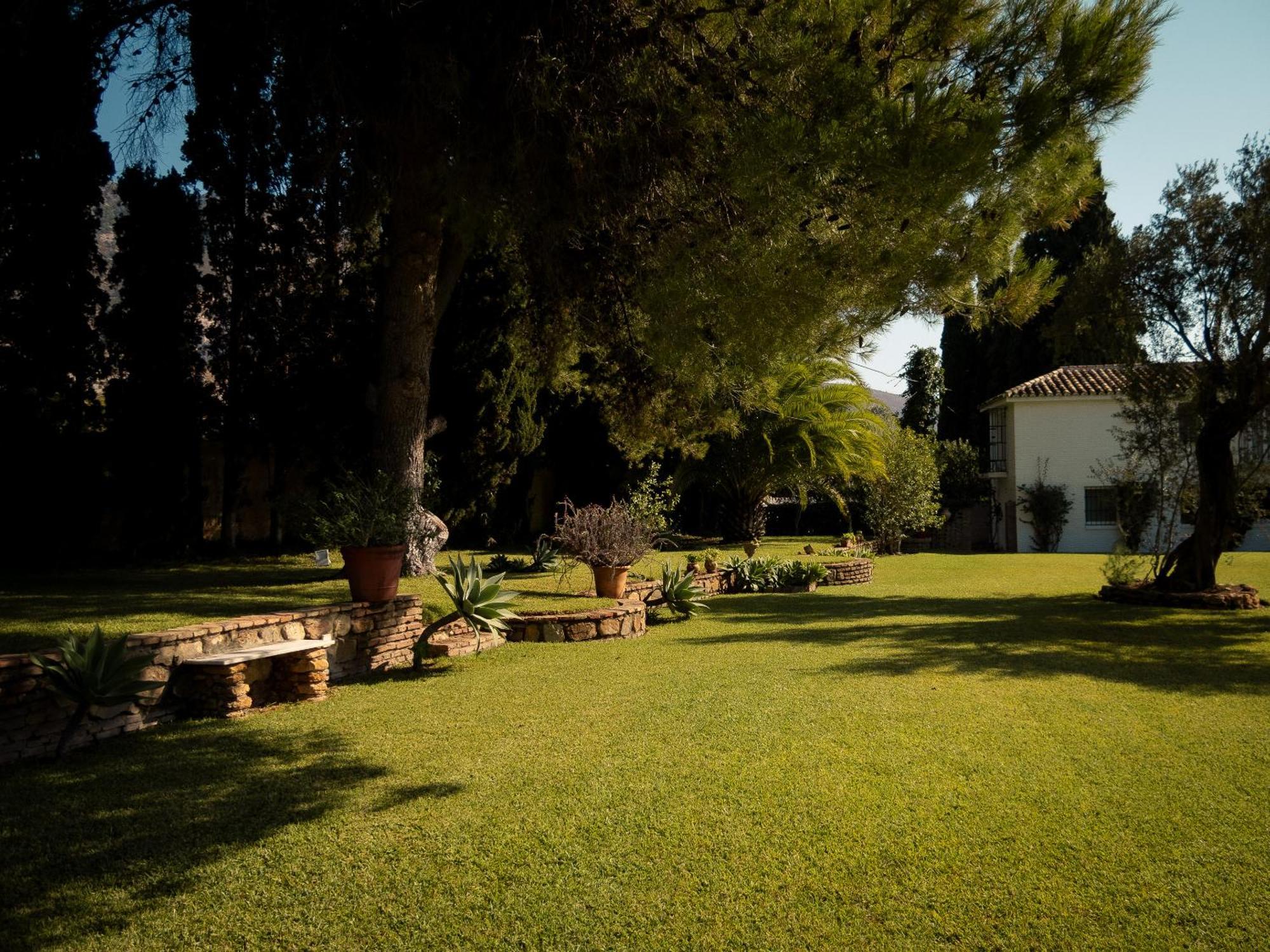 7,000 Sqm Luxurious With Panoramic Sea Views Multiple Gardens & Two Pools Villa Benalmádena
