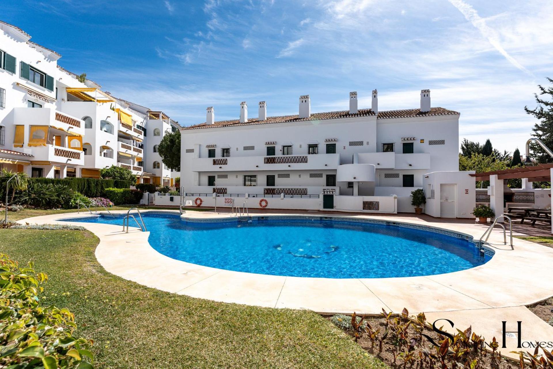 Poolside 2 Bedroom Retreat Apartment *