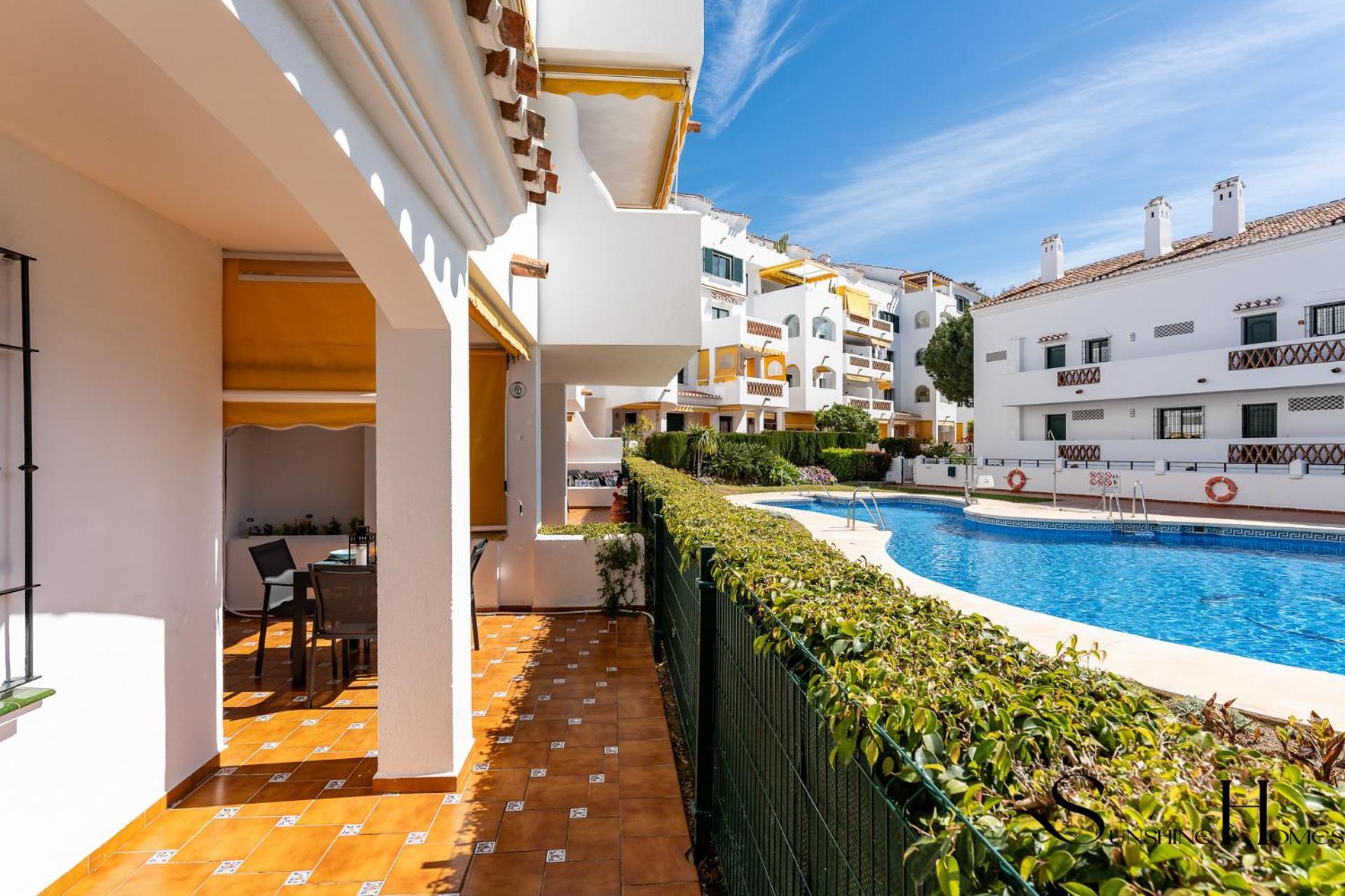 Poolside 2 Bedroom Retreat Benalmadena