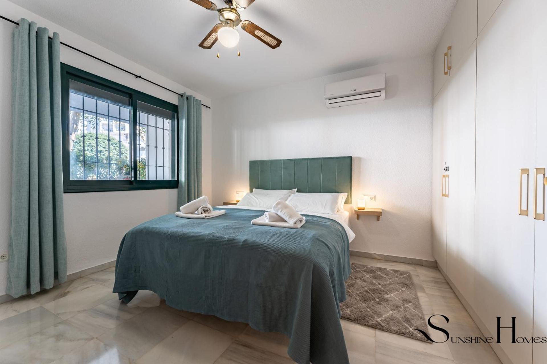 Poolside 2 Bedroom Retreat *