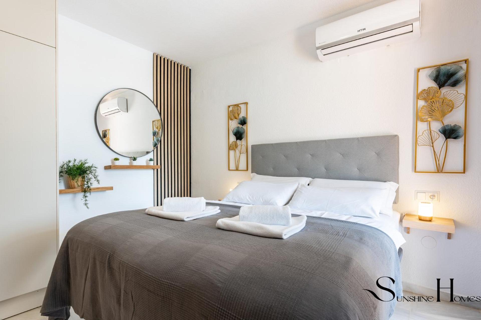 Poolside 2 Bedroom Retreat Apartment Benalmadena