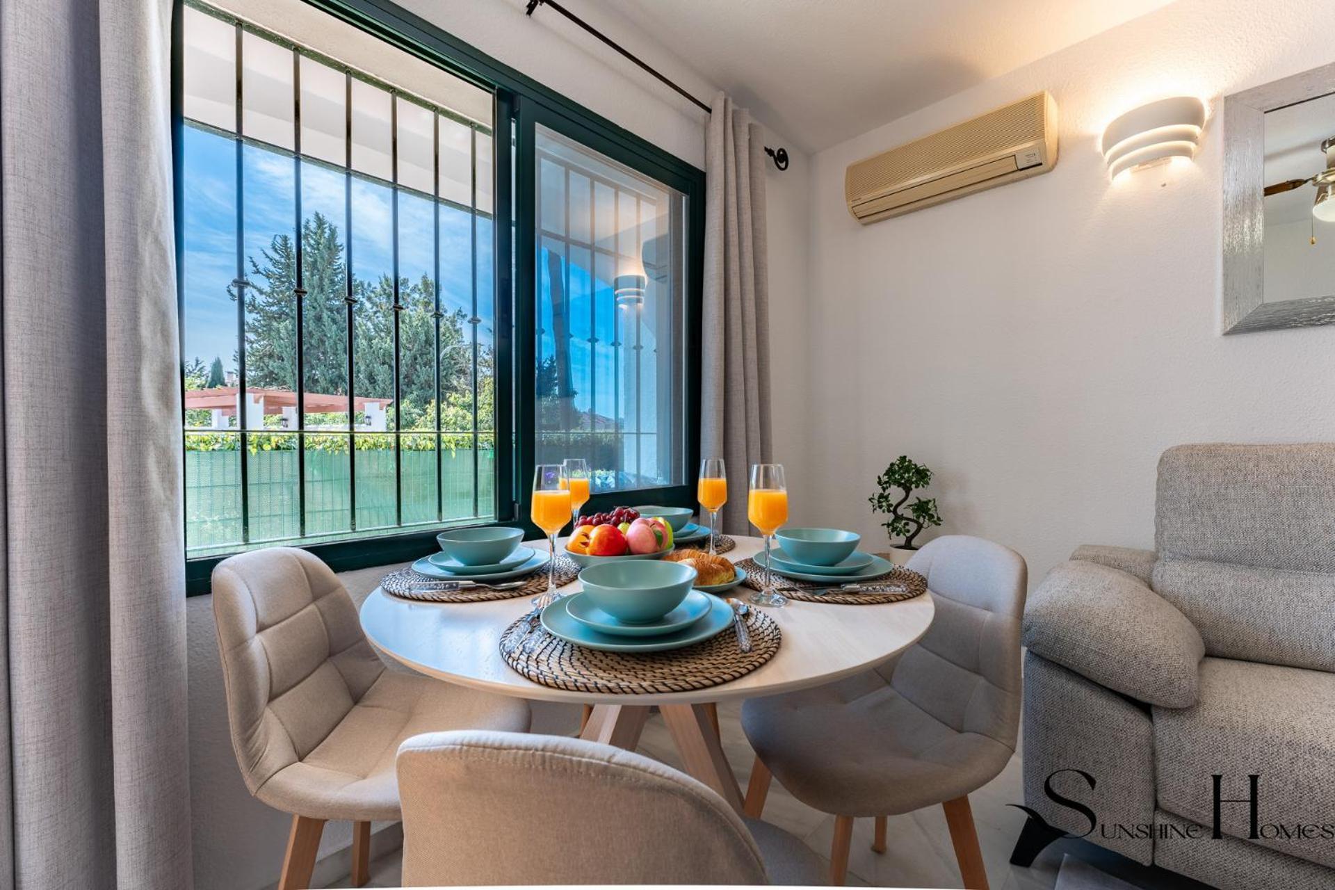 Poolside 2 Bedroom Retreat * Benalmadena