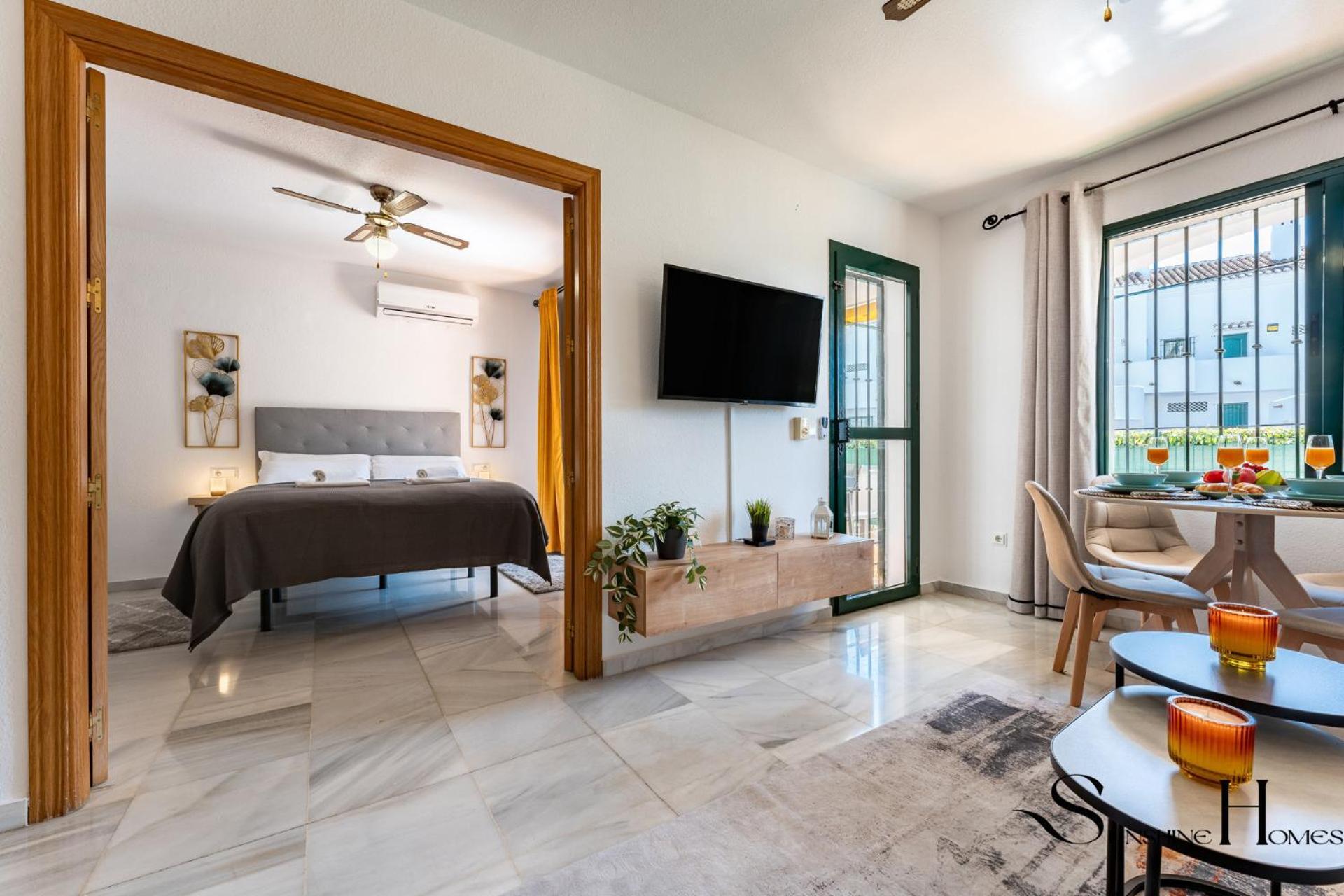 Poolside 2 Bedroom Retreat Apartment *