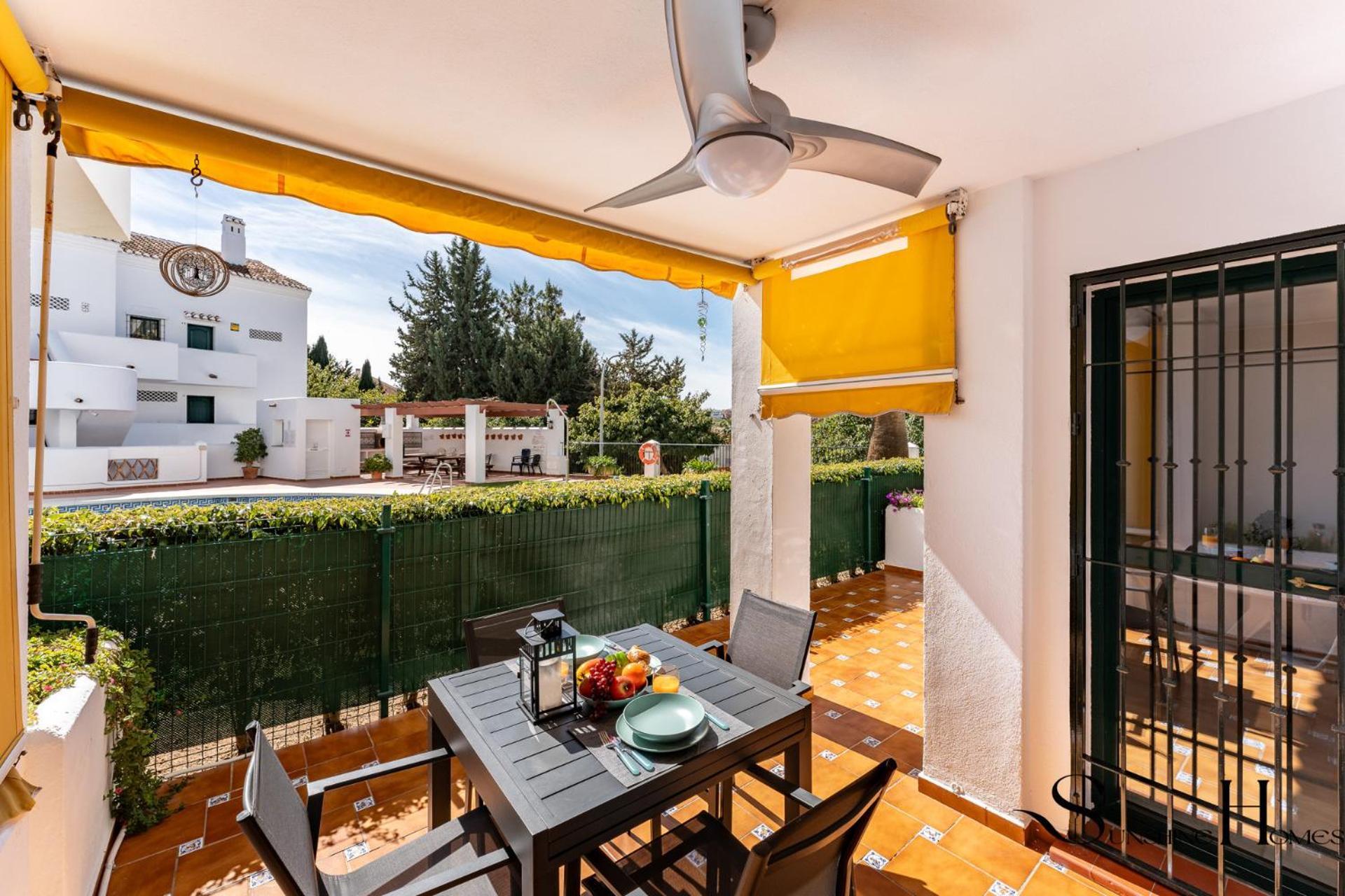 Poolside 2 Bedroom Retreat *