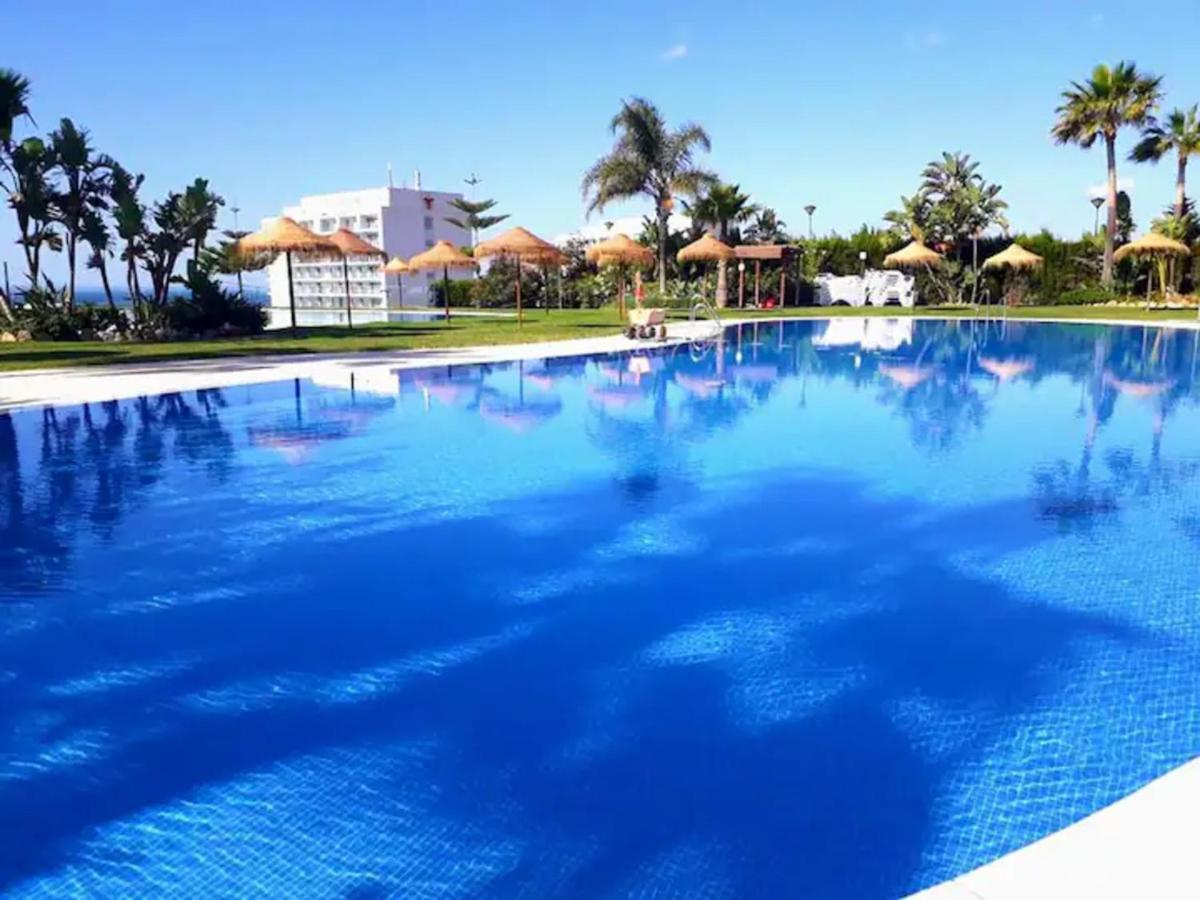 Apartment Beachfront Complex El Coloso Views,pools,parking Costa *