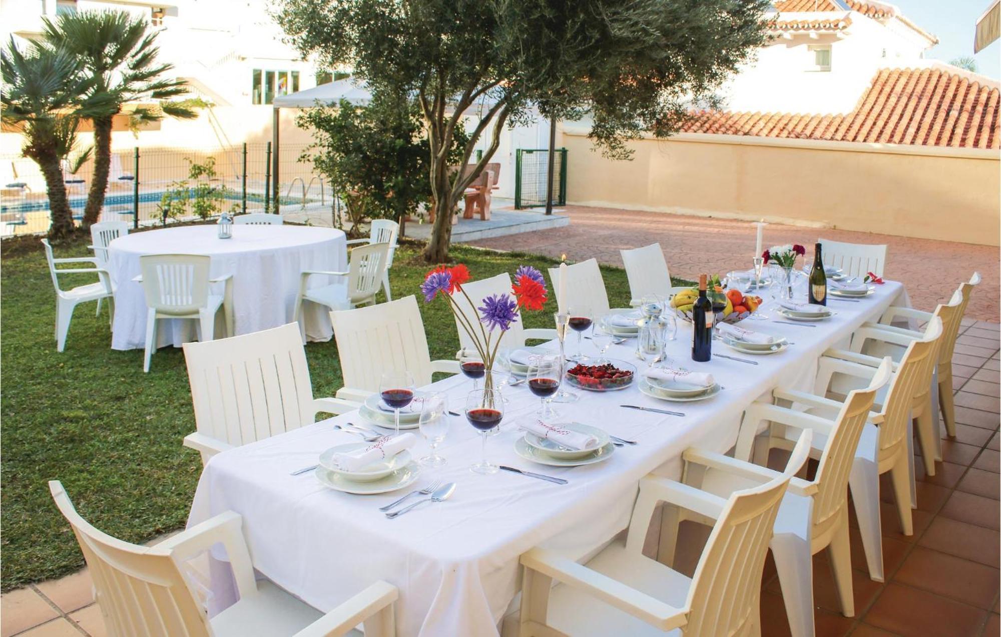 Vakantiehuis Amazing In Benalmdena With 7 Bedrooms, Wifi&outdoor Swimming Pool *