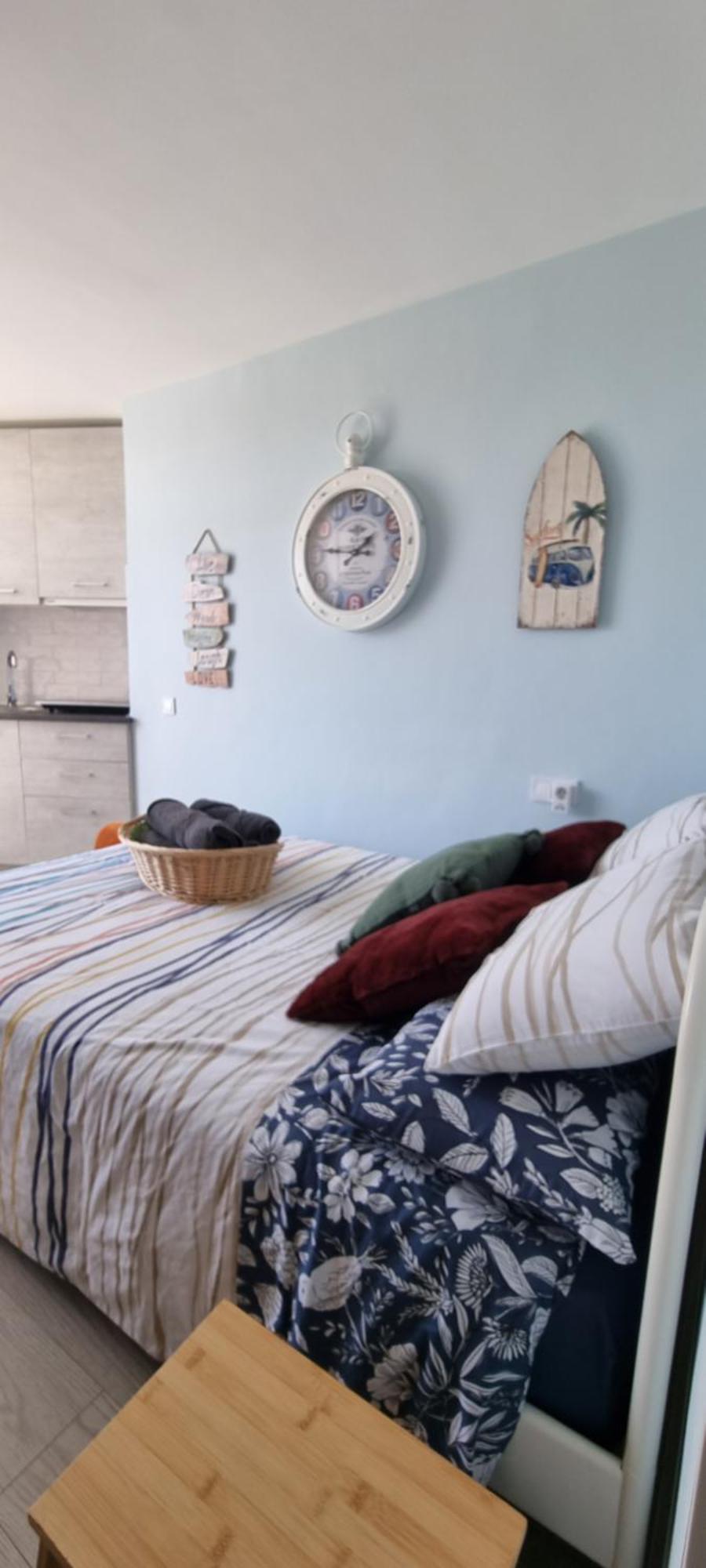 Maite , Luminoso Estudio Junto Al Mar