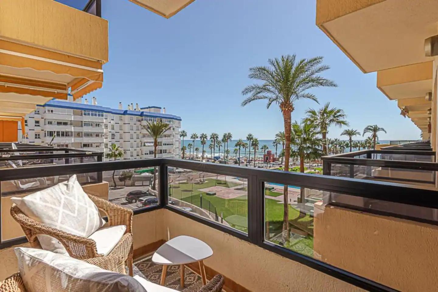 Apartment Encantador En Primera Linea De Playa Benalmadena