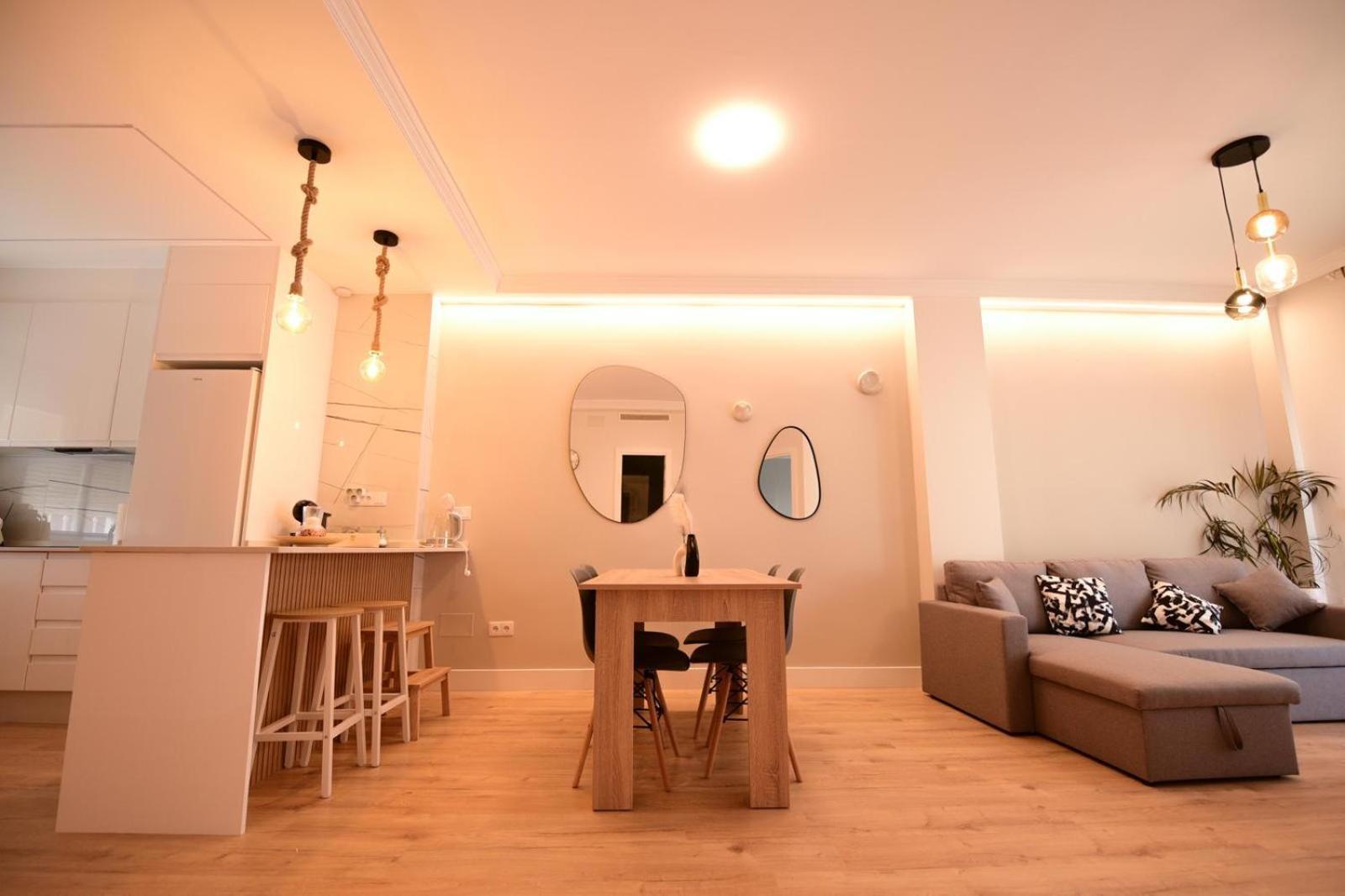 Apartment Fabuloso Apto 1-5 Personas Torrequebrada-benalmadena Piscina Terraza Parking Wi-fi Benalmádena