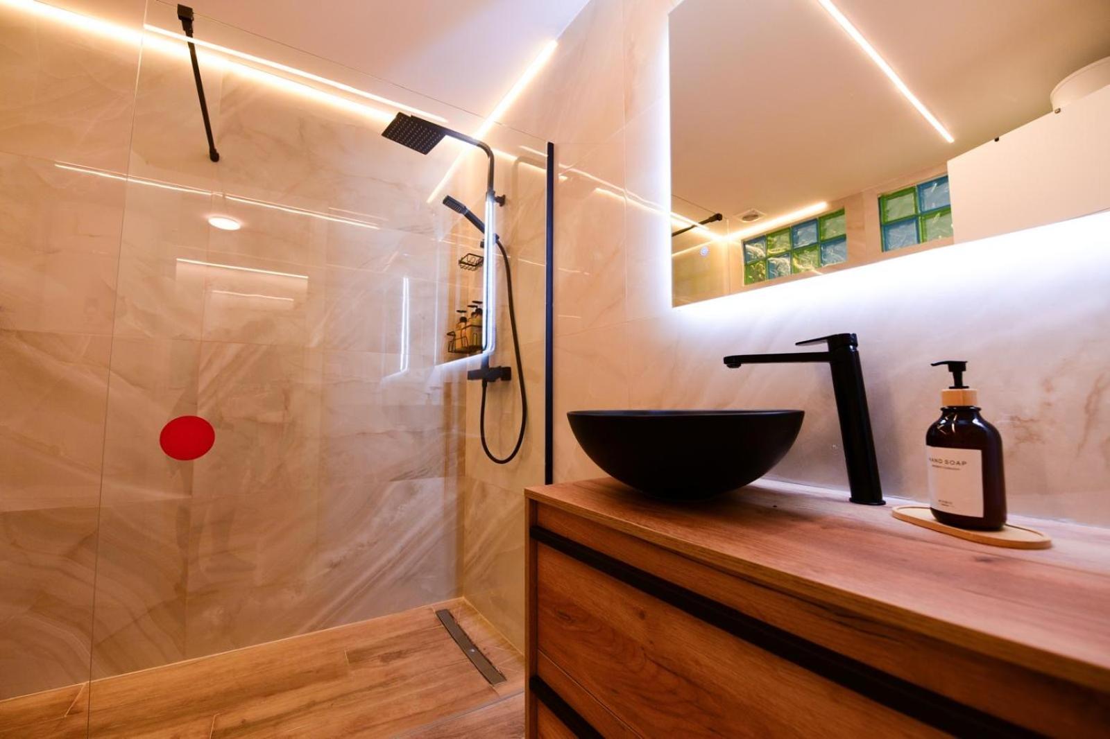 Apartment Fabuloso Apto 1-5 Personas Torrequebrada-benalmadena Piscina Terraza Parking Wi-fi
