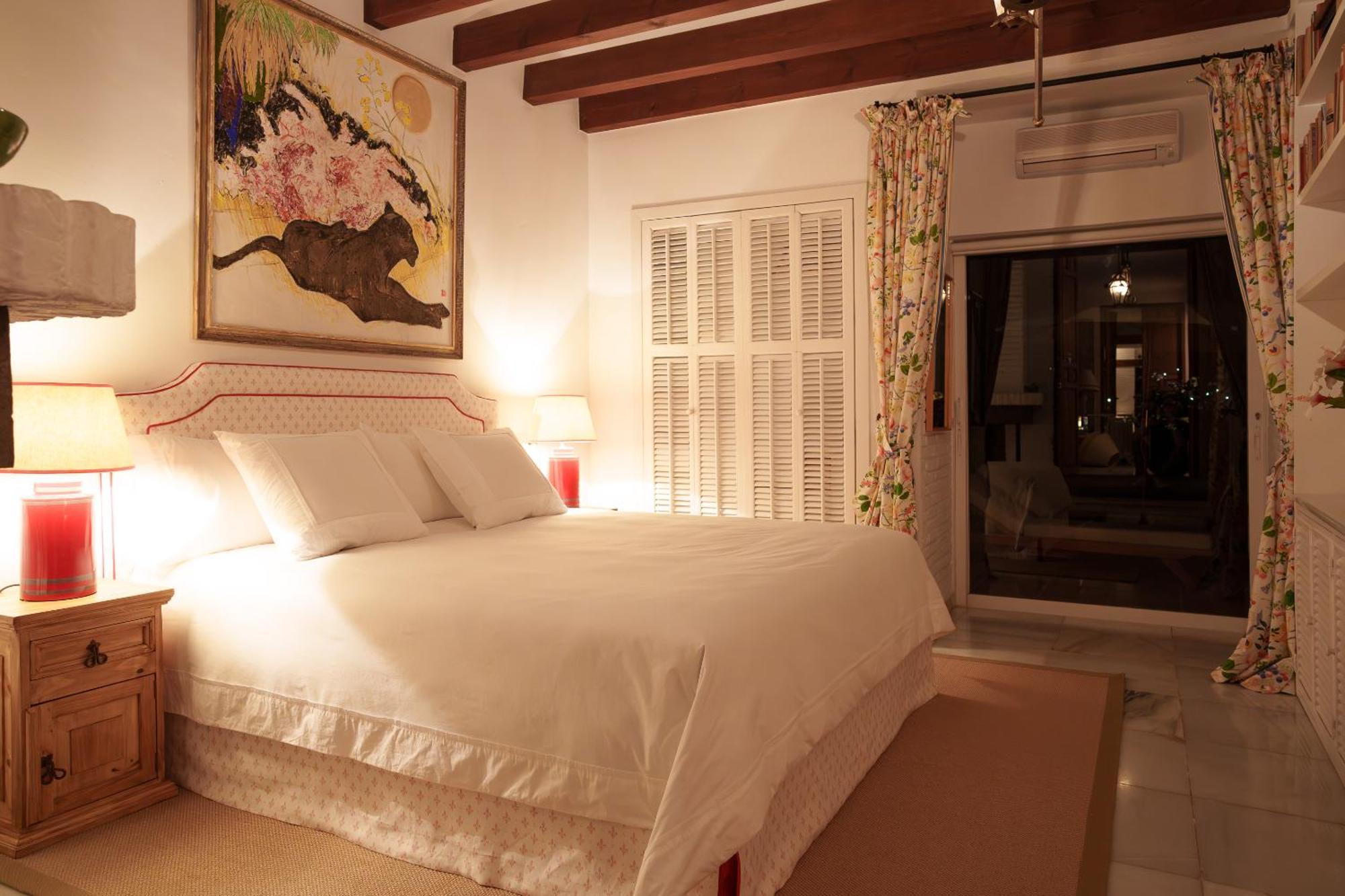 Villa 7,000 Sqm Luxurious With Panoramic Sea Views Multiple Gardens & Two Pools *