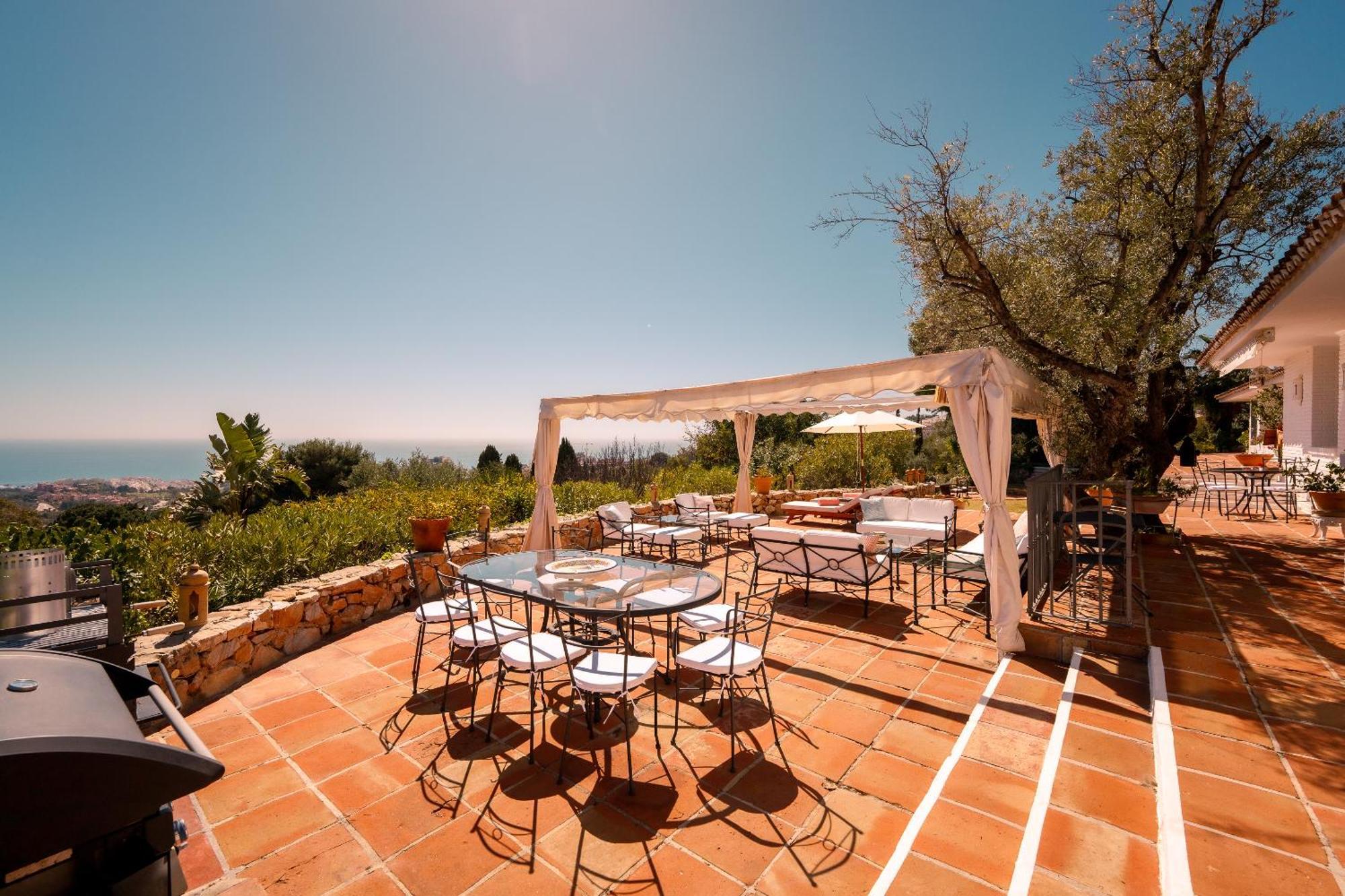 7,000 Sqm Luxurious With Panoramic Sea Views Multiple Gardens & Two Pools