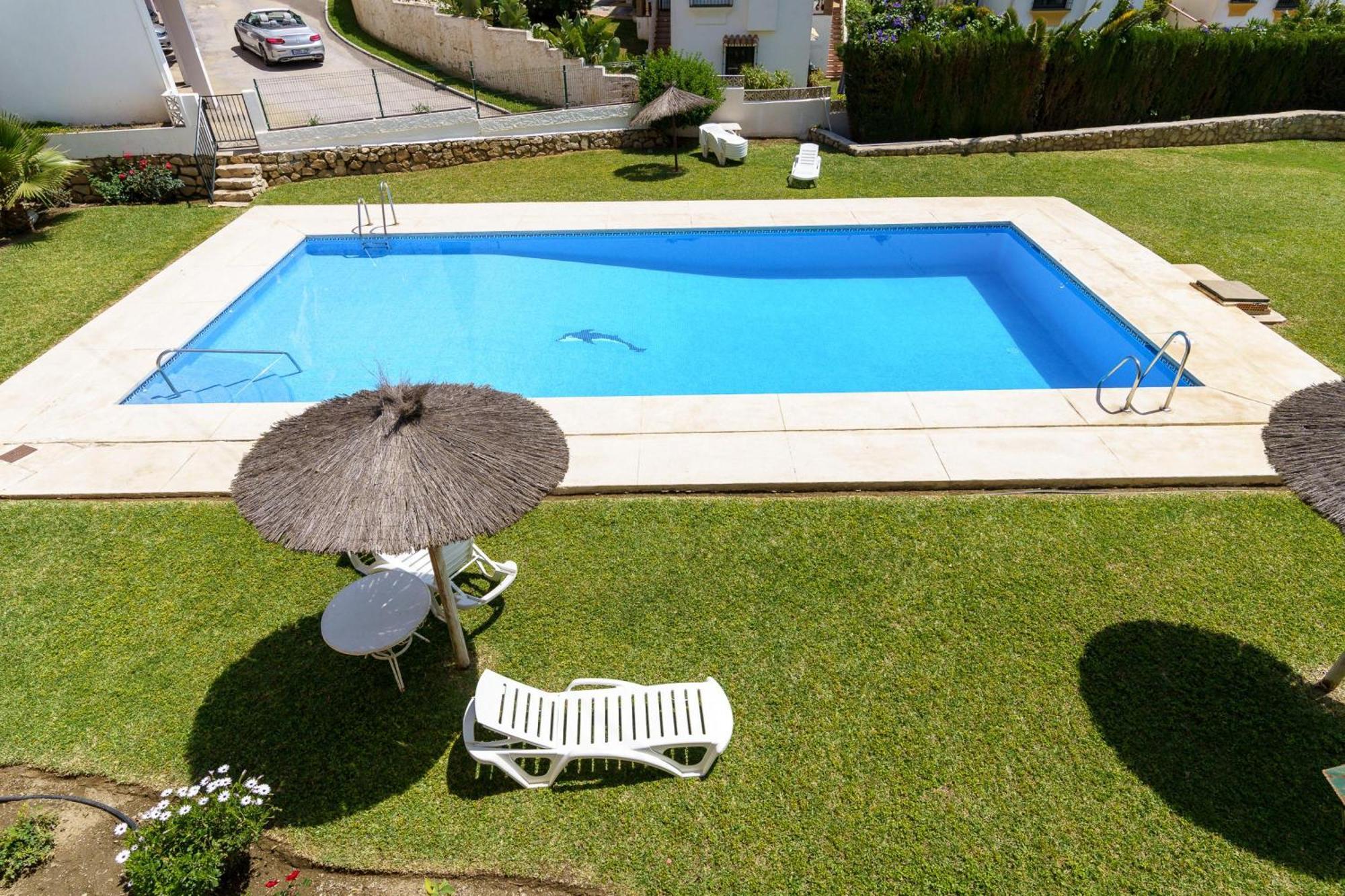 Sunny Tranquility With Pool - Happy Apartment *
