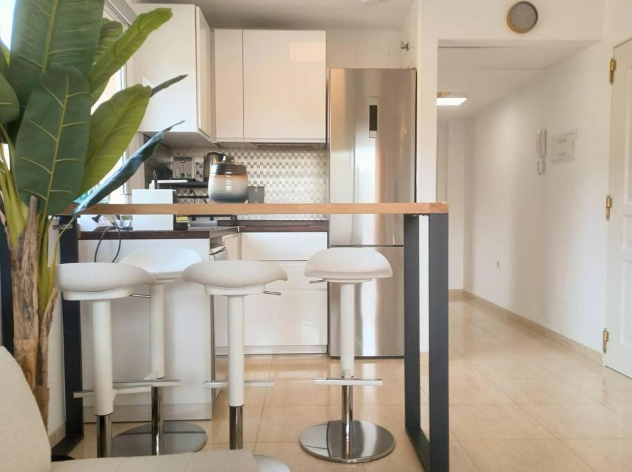 Ideal Getaway At Playa Carvajal, With Pool Apartment