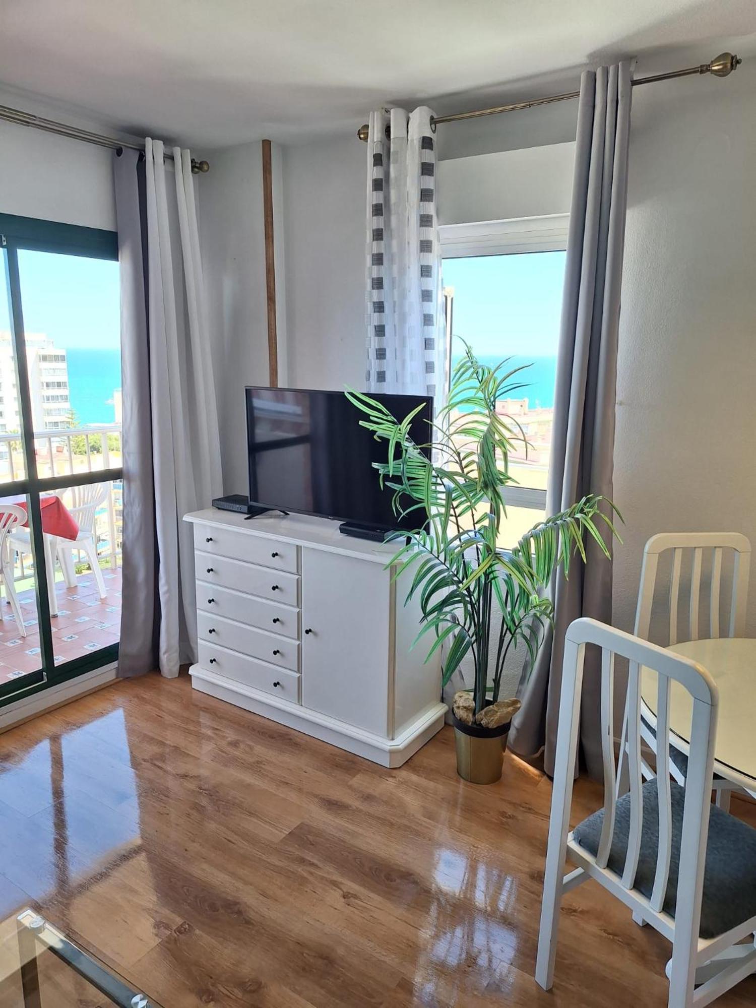 Jupiter Sea View Apartment *